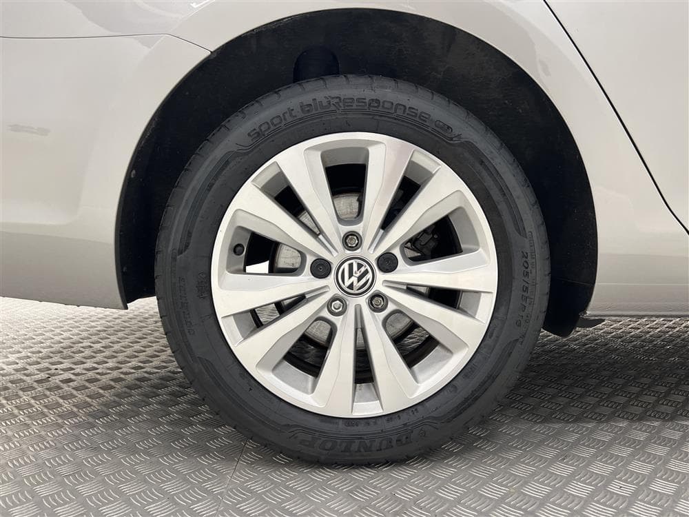 Volkswagen Golf 110hk Backkamera Drag 0.49L/Milinteriör