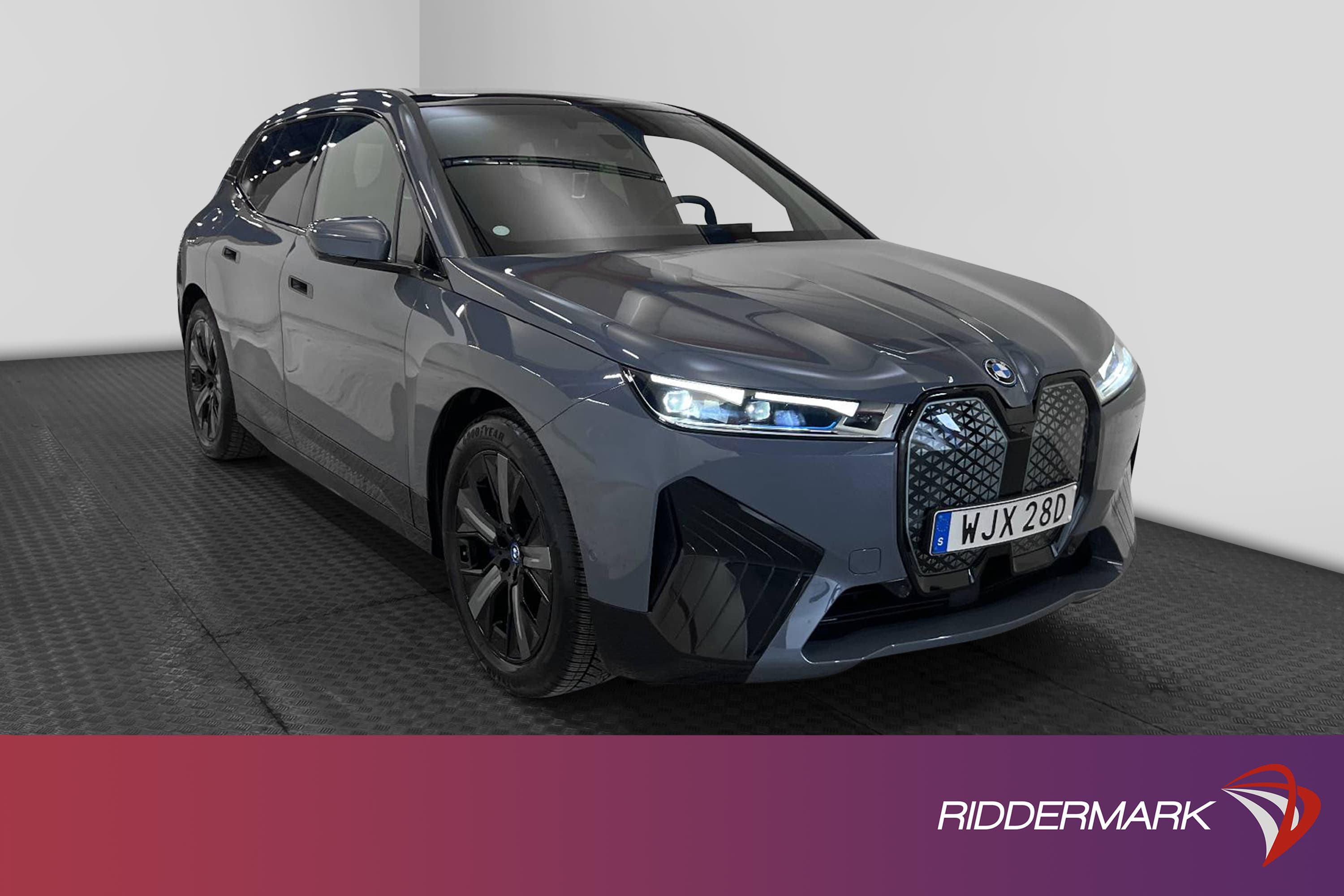 BMW iX xDrive40 326hk 360° Laserlight HUD Pano H/K Drag MOMS