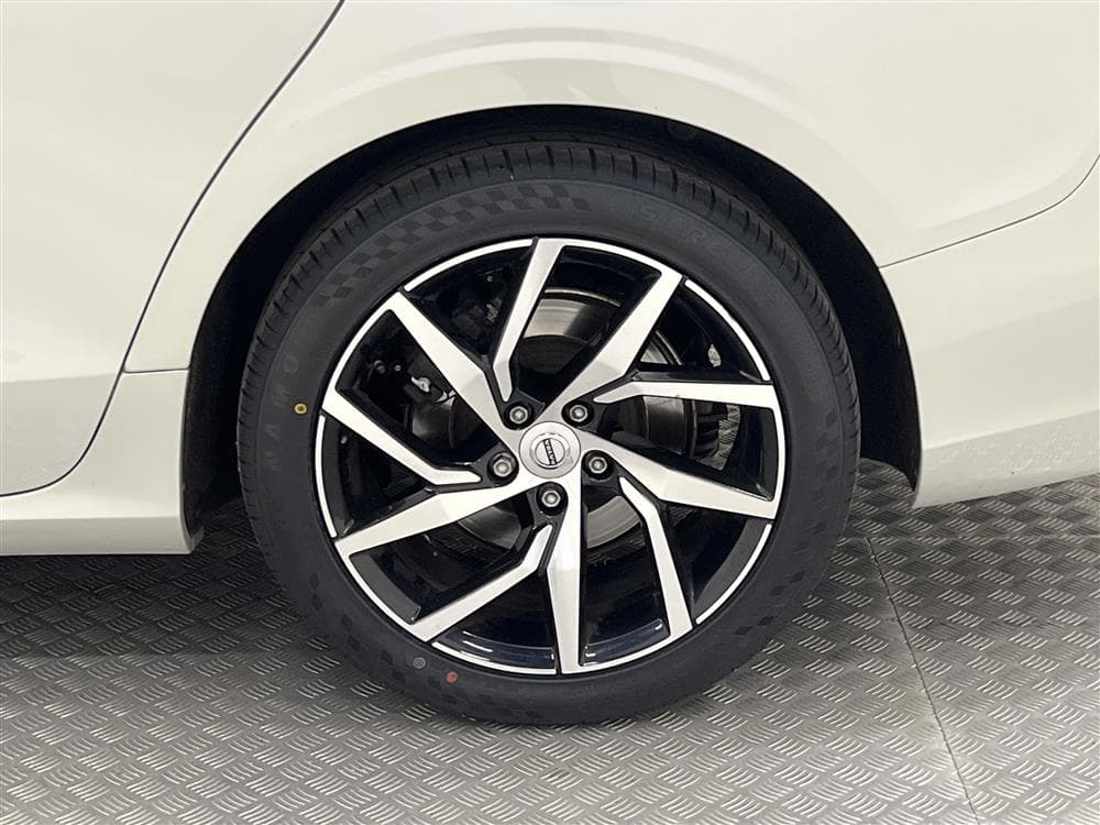 Volvo V60 D4 190hk D-Värm VOC Skinn B-Kamera Navi 0,46l/milinteriör
