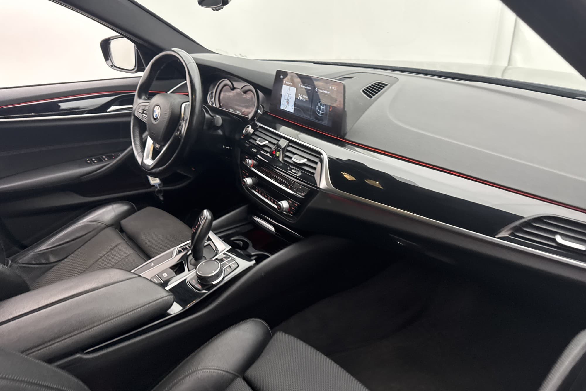BMW 520 i 184hk Sport line Navi B-Kamera Rattvärme