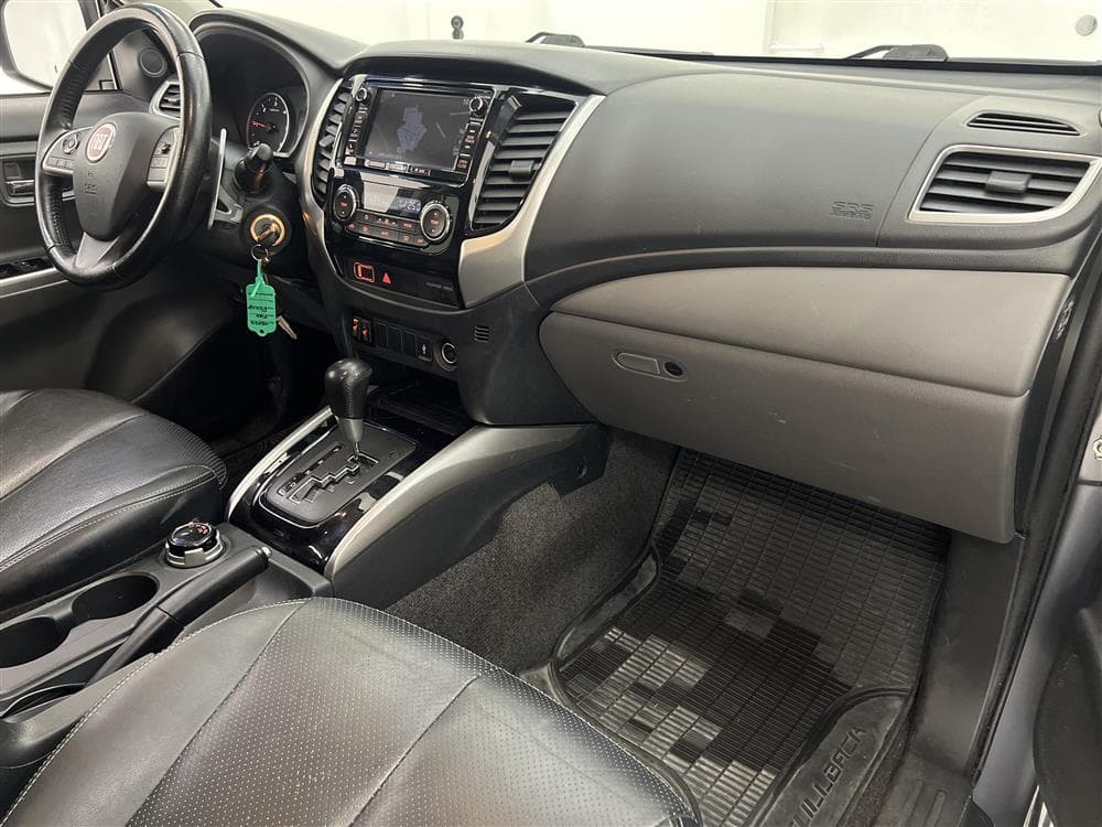 Fiat Fullback 2.4 Automat 181hk Hundkåpa Värmare Moms interiör