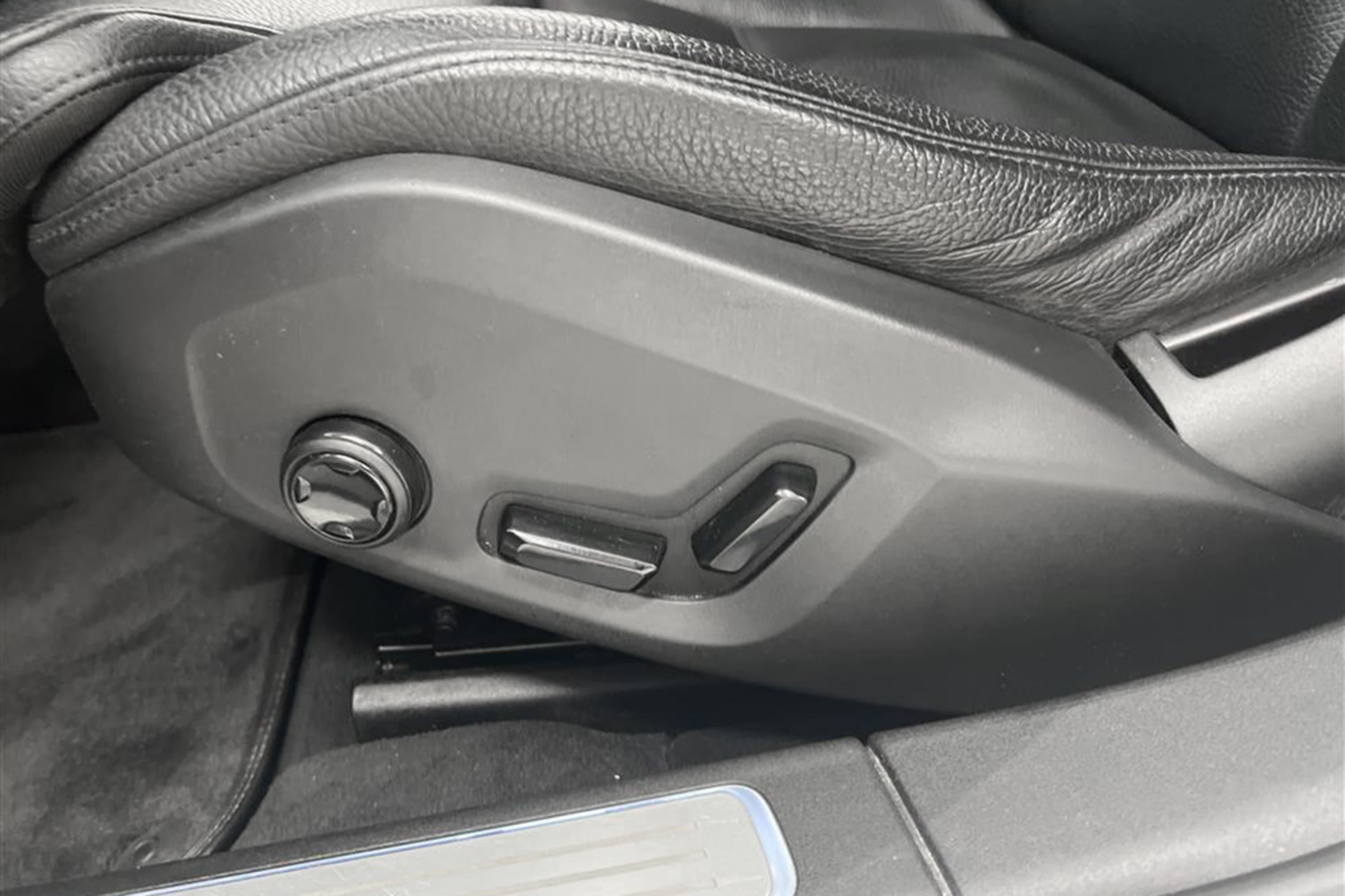 Volvo S90 D4 AWD Inscription D-Värm VOC T-Lucka Skinn B-Kaminteriör