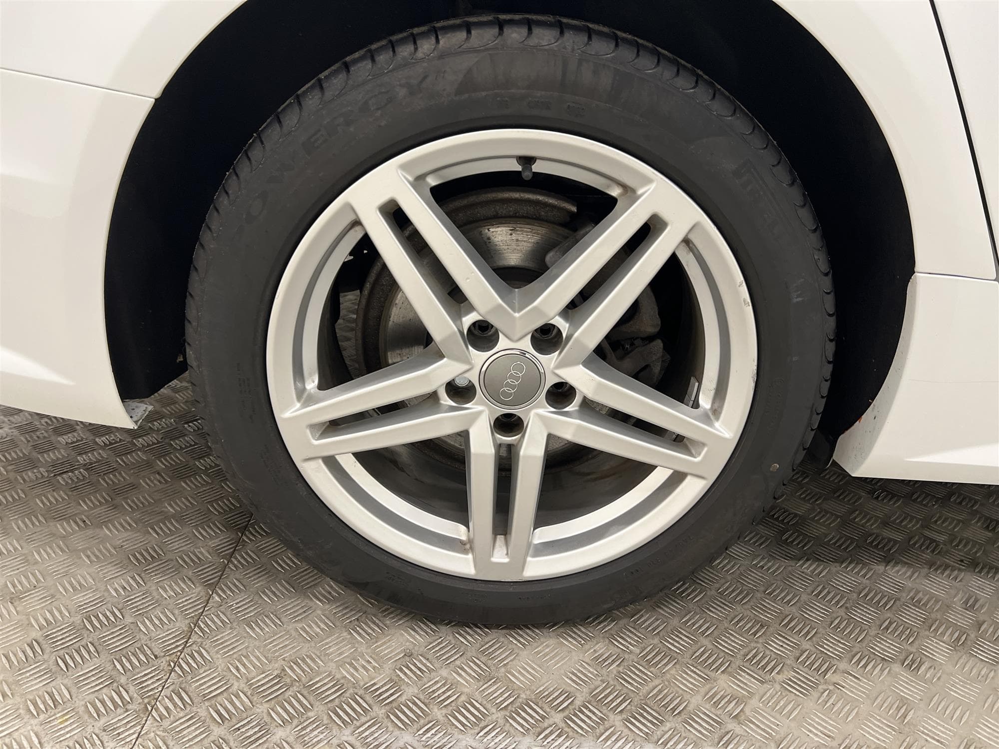 Audi A6  2.0 TDI Quattro 190hk  D-Värm Drag Navi 0,52L/mil