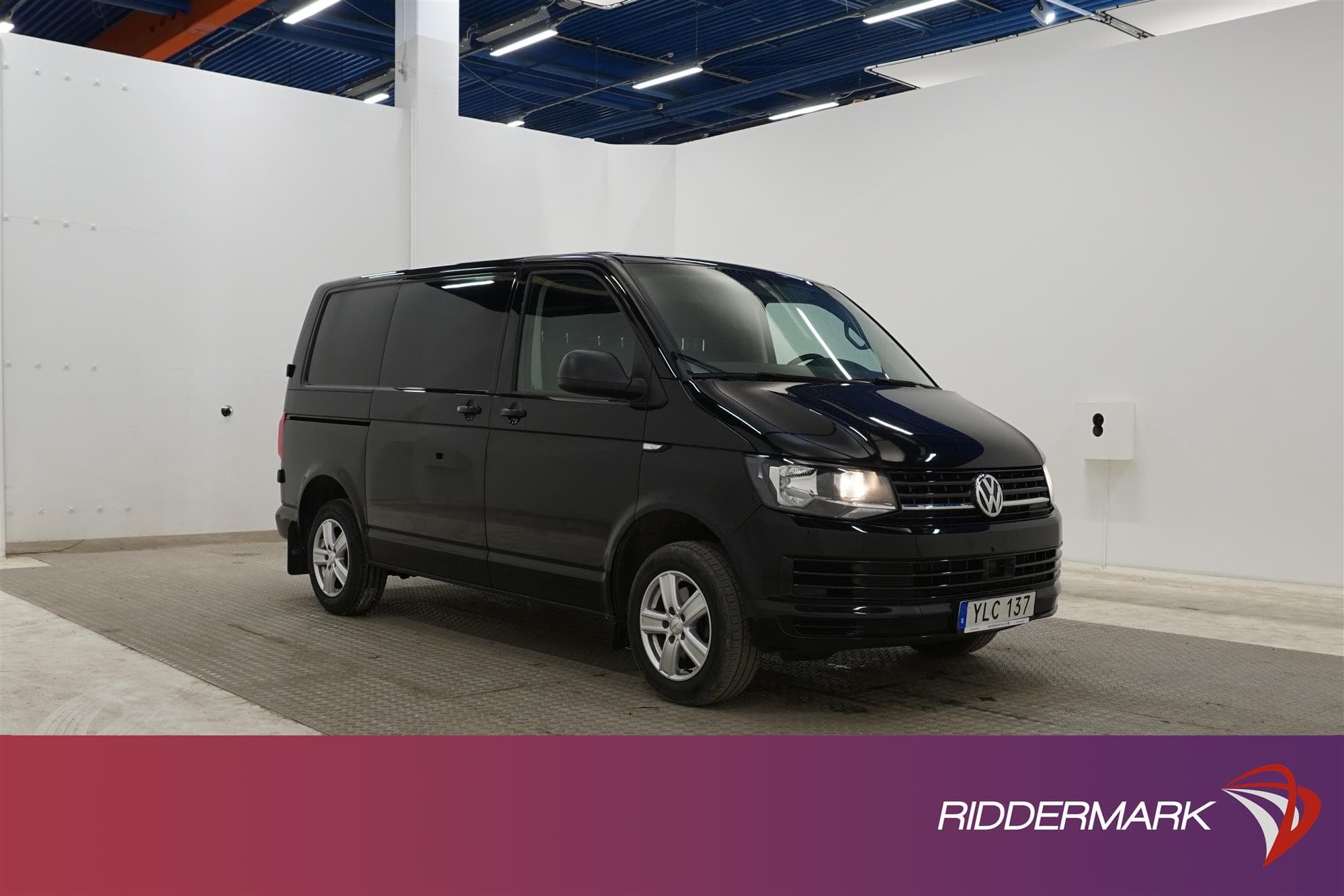Volkswagen Transporter 2.0TDI Automat Drag Värmare Moms