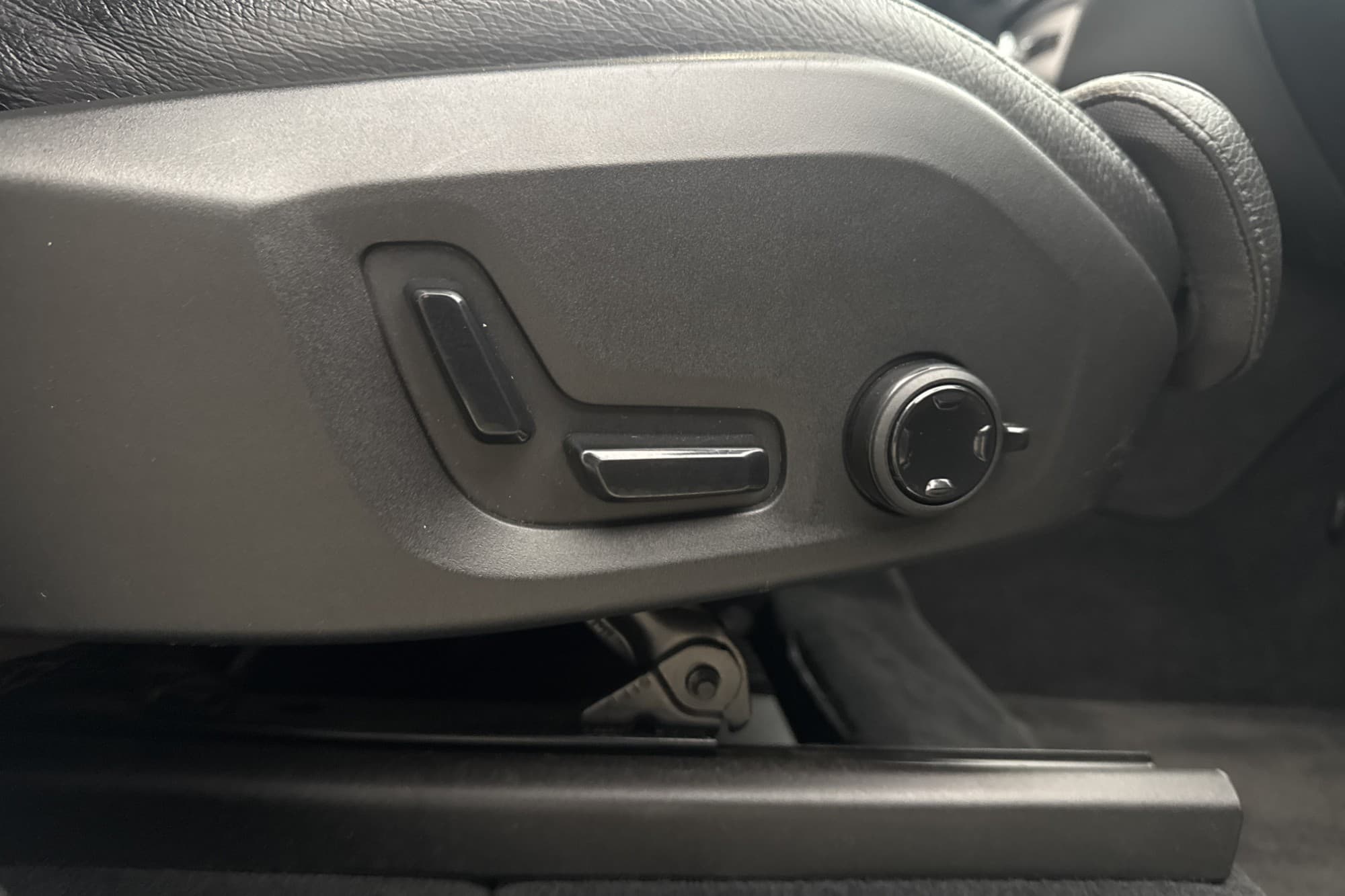 Volvo XC90 D5 AWD 225hk Inscription VOC Värm Kamera 4-Zons