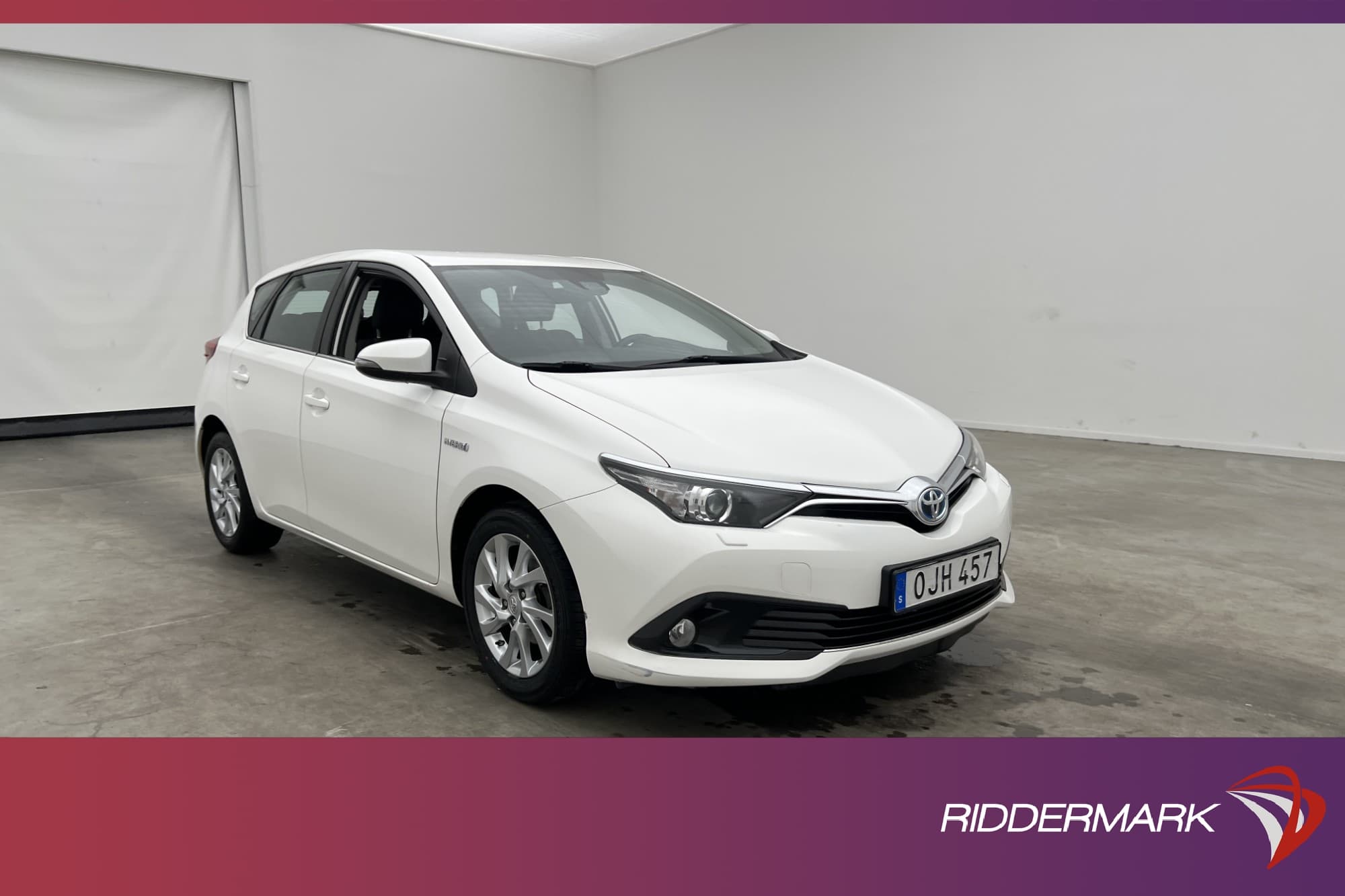 Toyota Auris Hybrid e-CVT 136hk