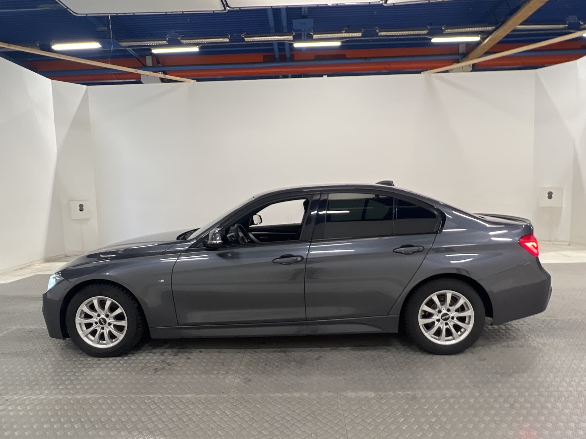 BMW 320d Sedan