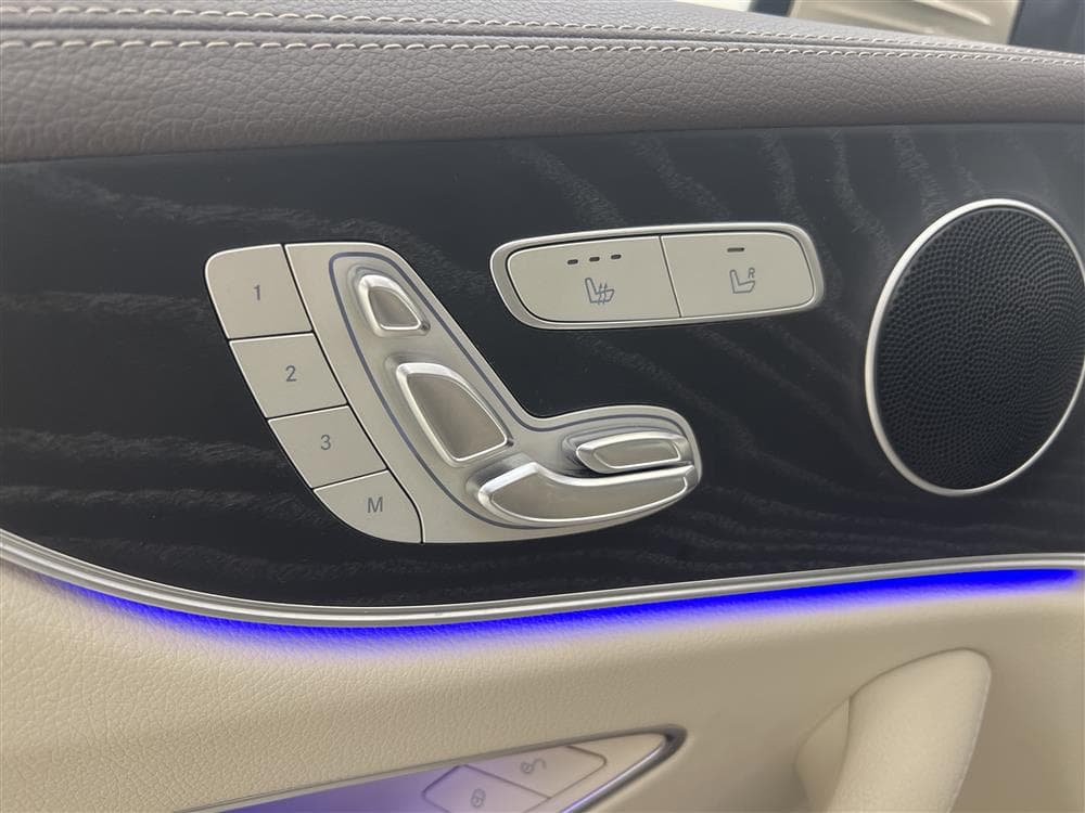Mercedes-Benz E 220 d Coupé 194hk AMG D-värm Pano Skinn Naviinteriör