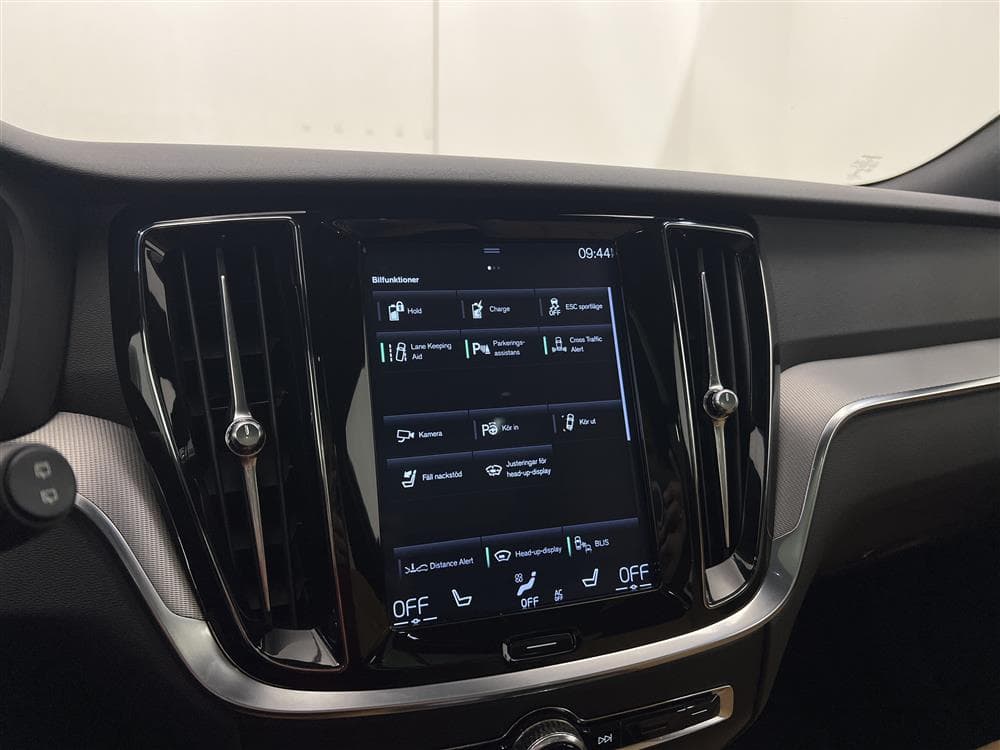 Volvo V60 T8 AWD TwEn 392hk Inscription H/K Pano Drag Nyservinteriör