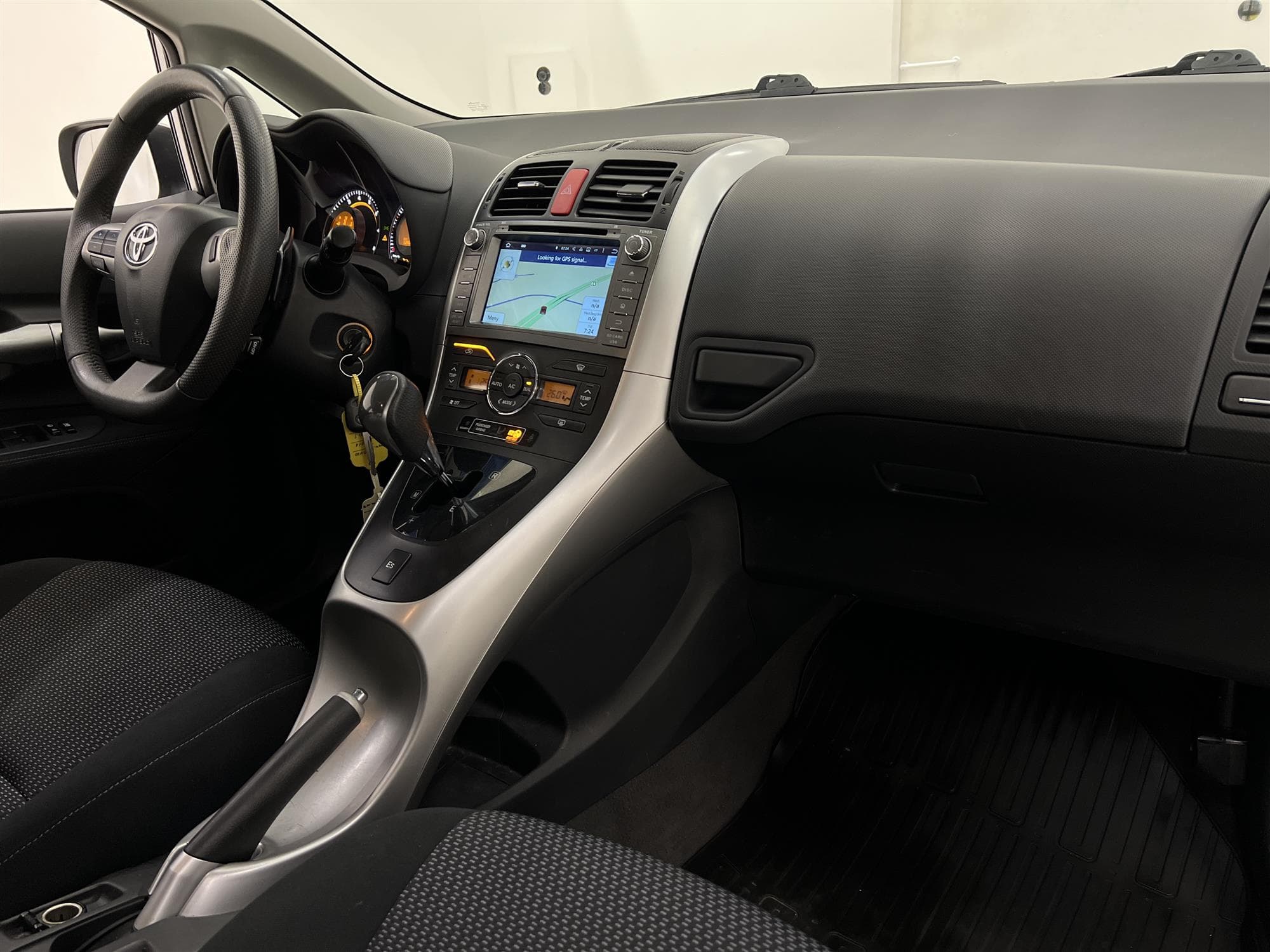 Toyota Auris 1.6 132hk  M-Värmare Navigator B-Kamera 