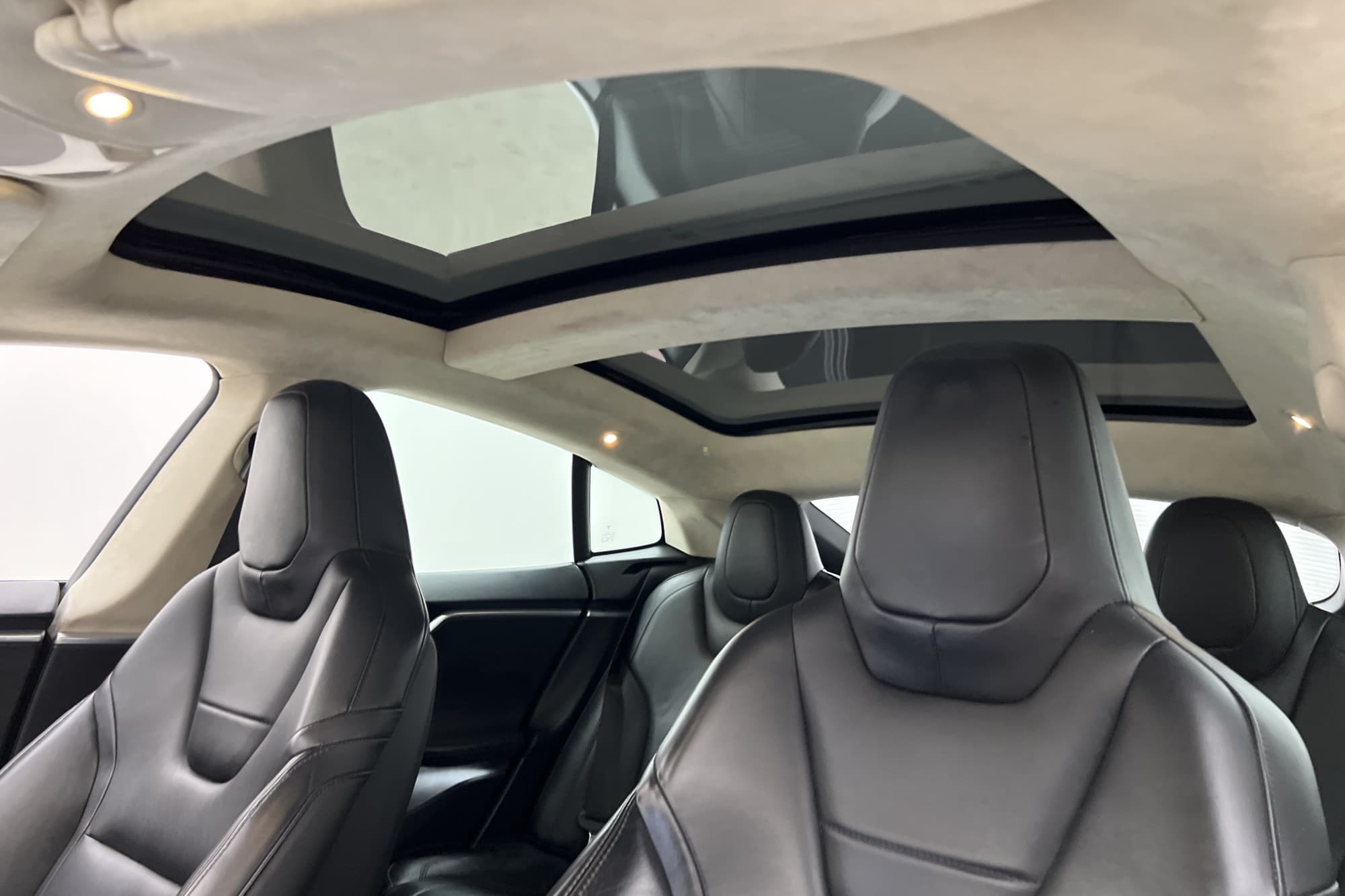 Tesla Model S P85D Luftfjädring Kolfiber CCS Svensksåld