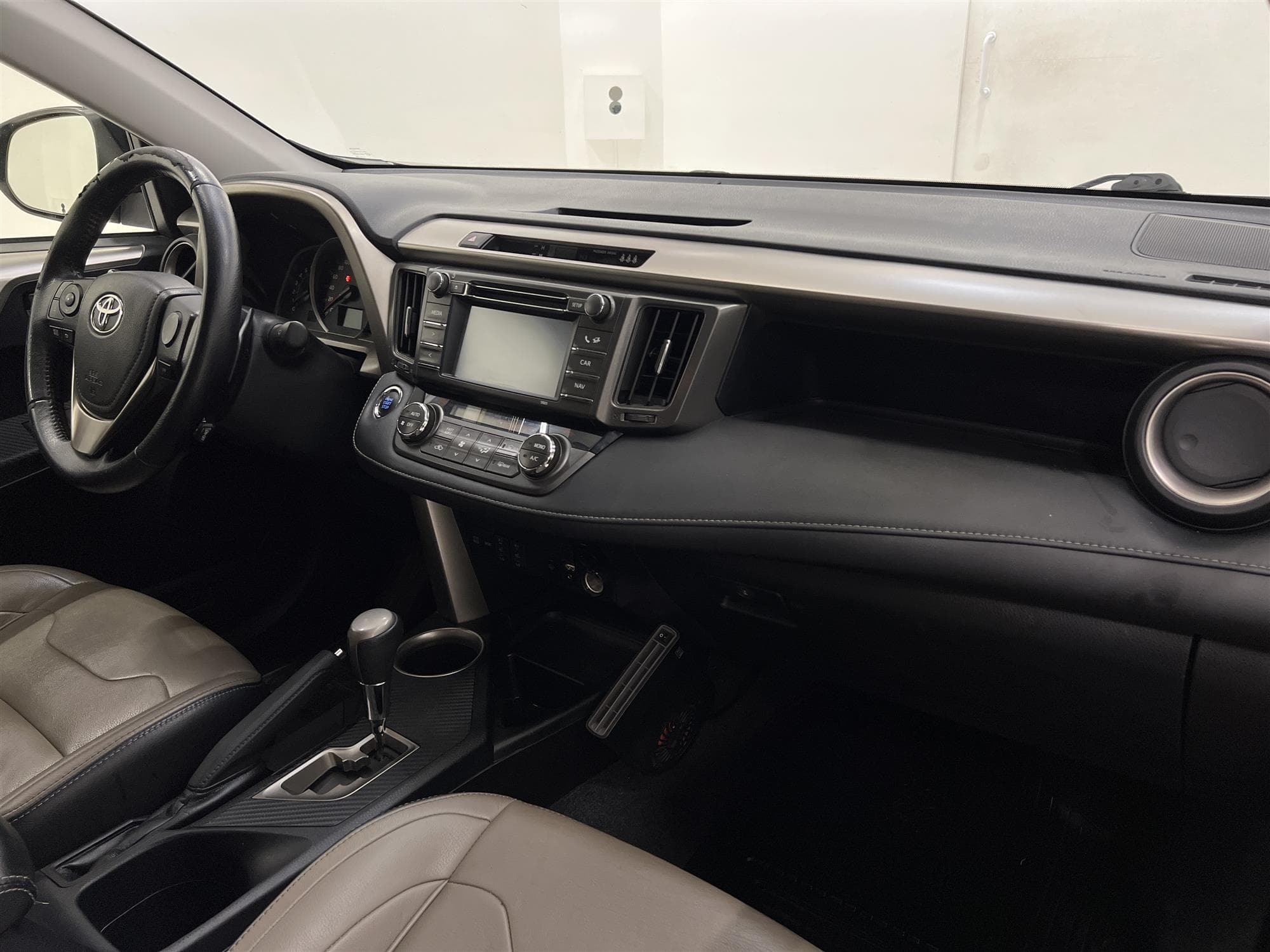 Toyota RAV4 2.0 AWD 152hk M&K-Värmare Drag B-Kam Navi 
