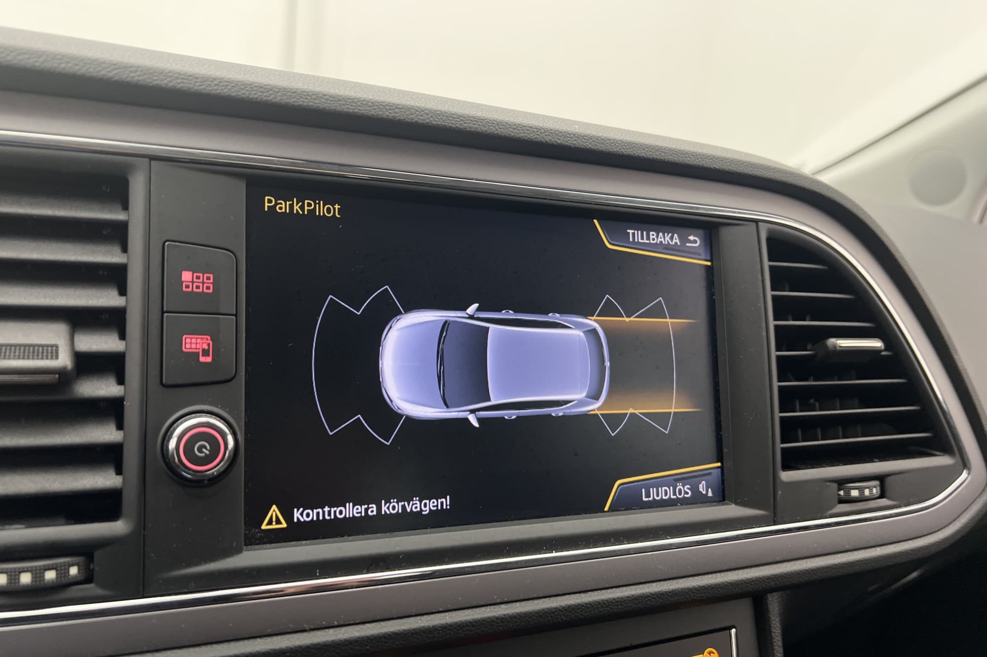 SEAT Leon 1.0 TSI Ecomotive 115hk Style Sensorer CarPlay
