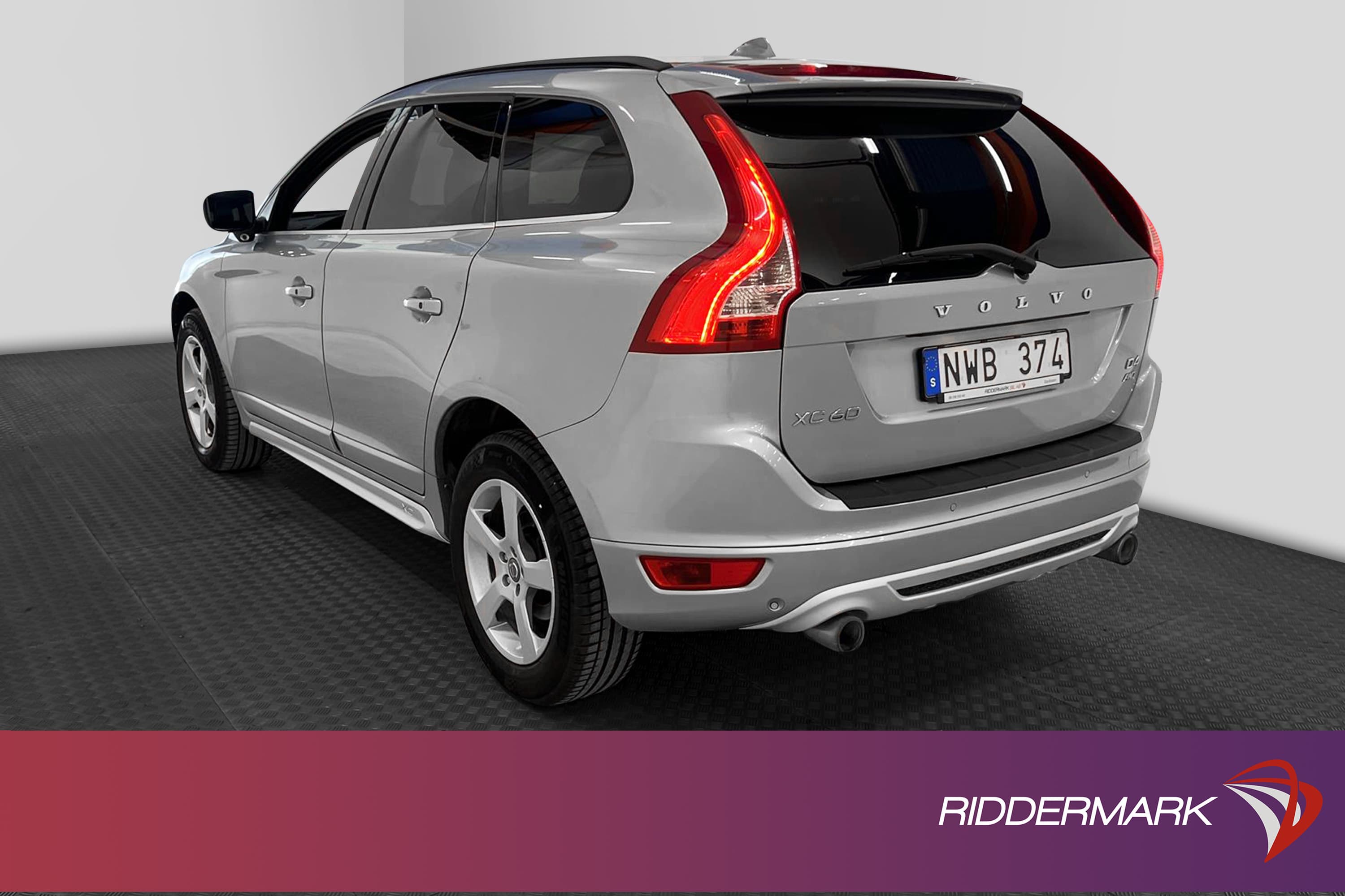 Volvo XC60 D4 AWD 163hk R Design Voc D-Värm Pano Navi BLIS