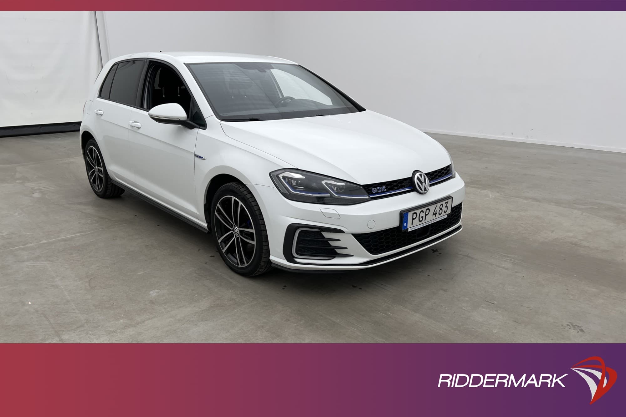 Volkswagen Golf GTE 204hk Värmare CarPlay P-Sensorer