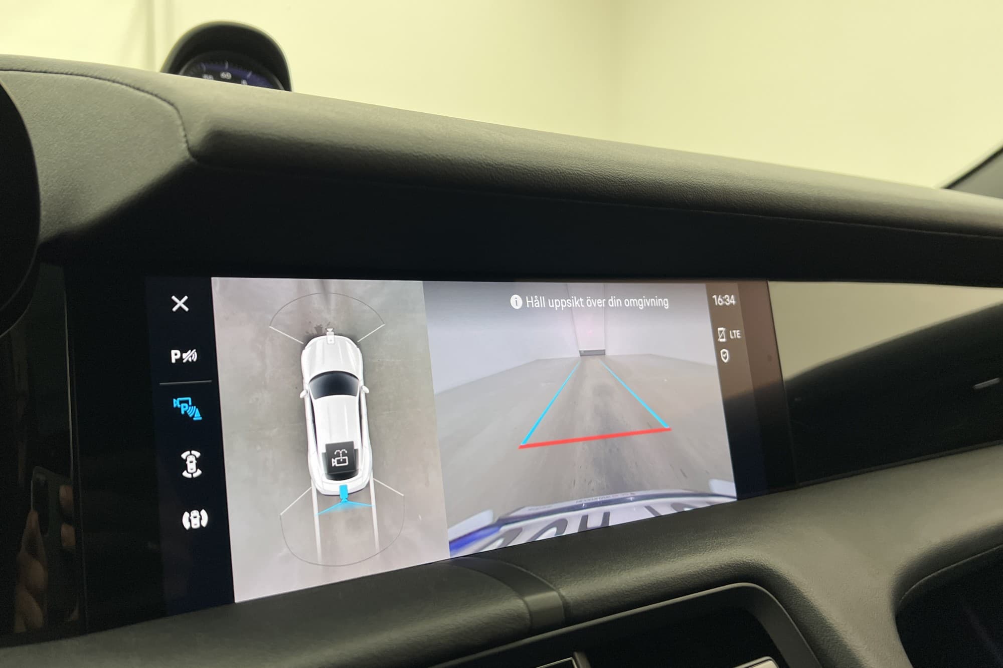 Porsche Taycan 381hk SportDesign Chrono  Värmare Pano 360°