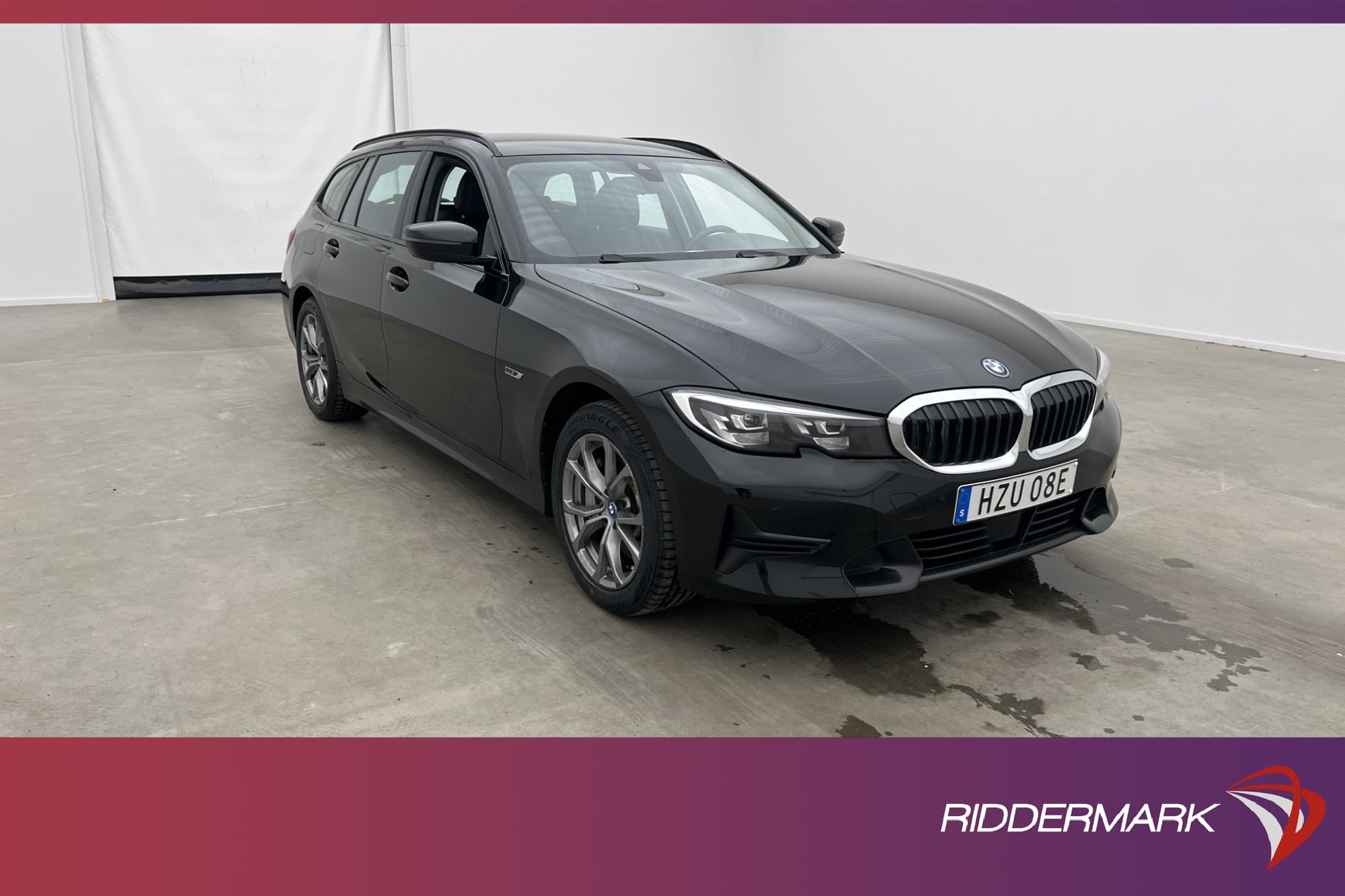 BMW 330e xDrive Touring 292hk Sport line MOMS Kamera Drag