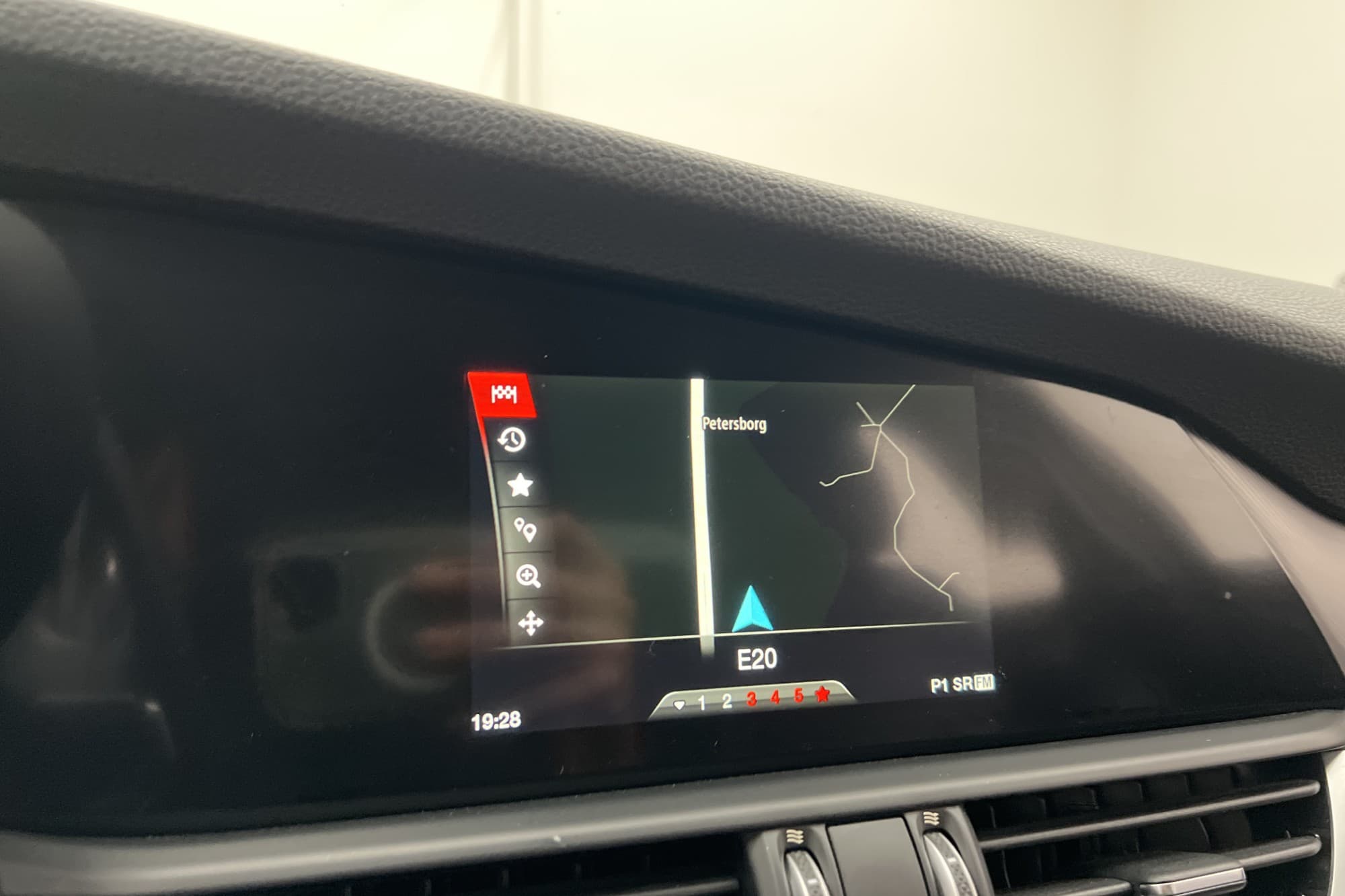 Alfa Romeo Giulia 2.2 Q4 210hk Veloce Skinn Navi Rattvärme