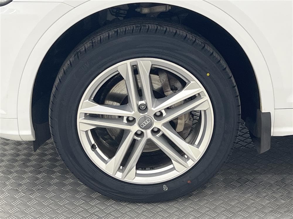 Audi Q5 40 TDI Quattro 190hk S-line Värmare Drag 0,53l/milinteriör