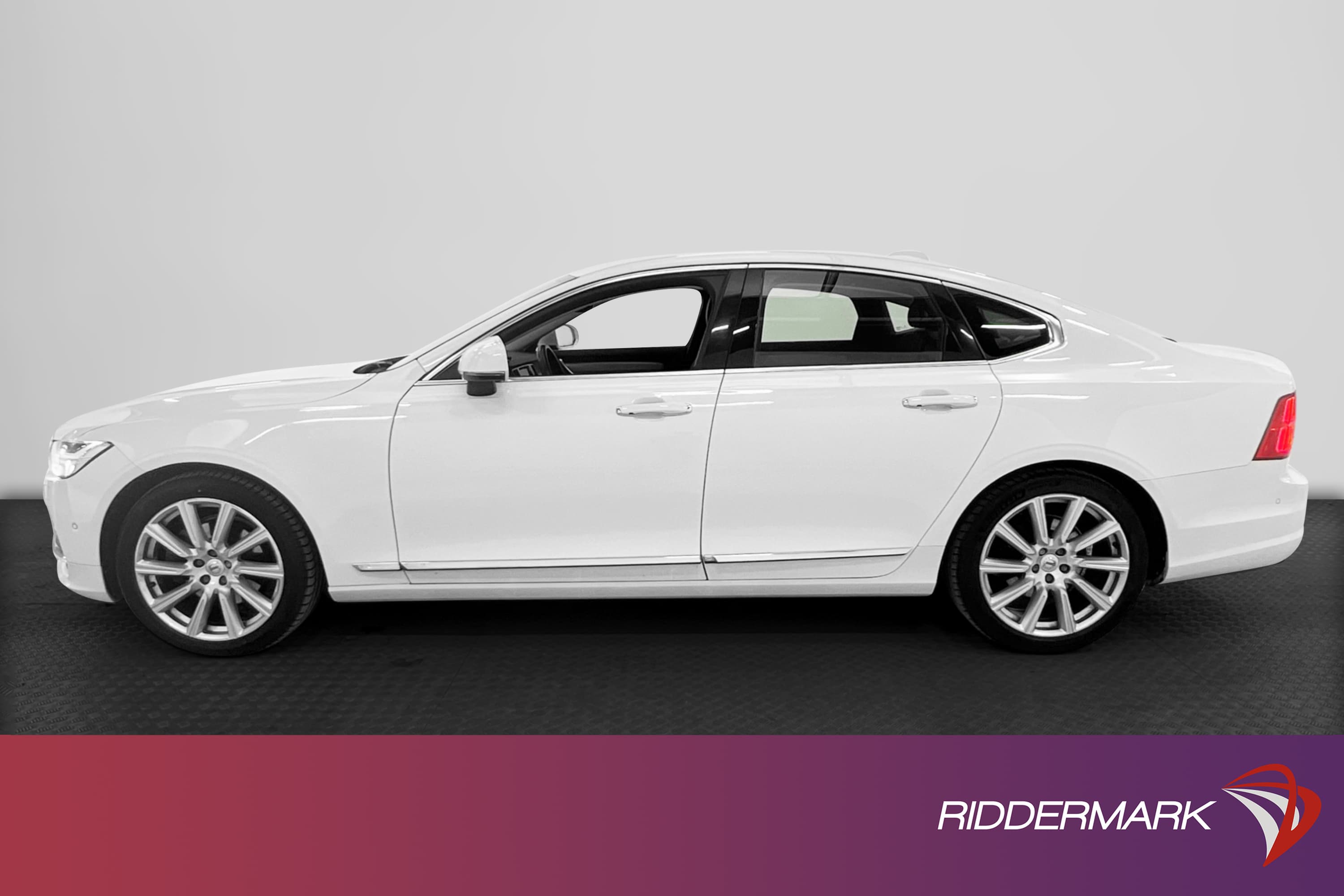 Volvo S90 D4