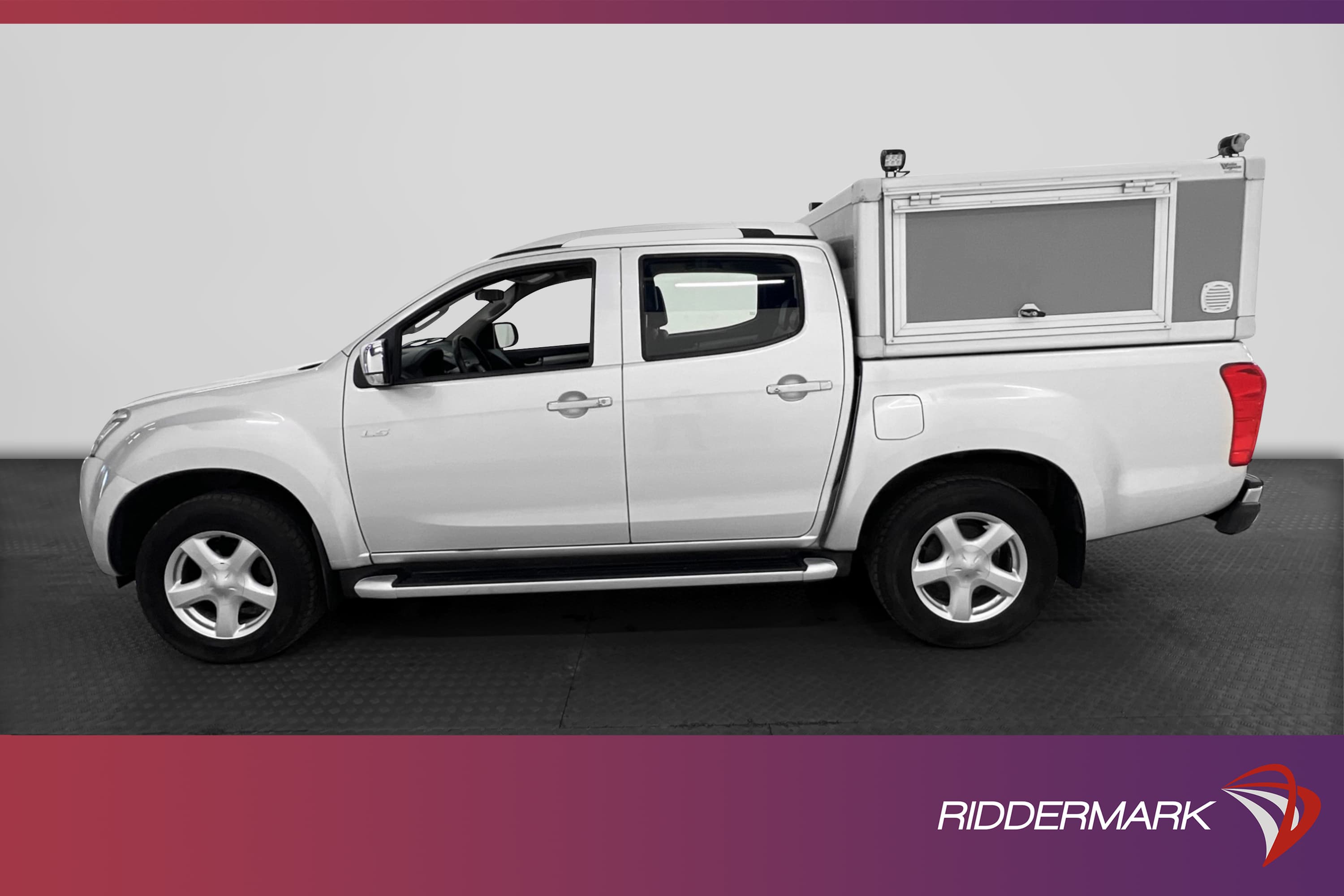Isuzu D-Max 2.5 4WD Värmare Drag Skinn Nyservad Hundkåpa