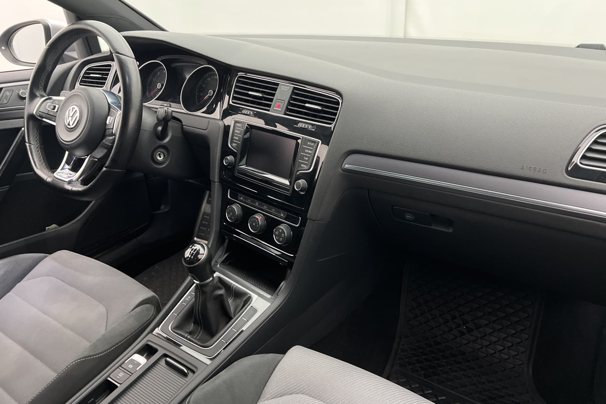 Volkswagen Golf 1.4 TSI 140hk R-Line Kamera Adapt-fart Drag