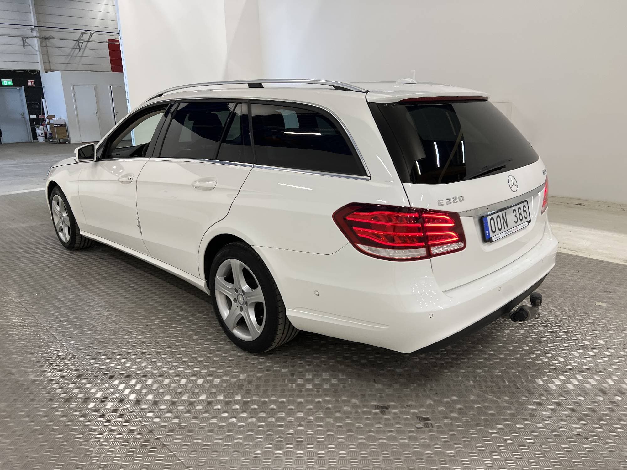 Mercedes-Benz E 220 T BlueTEC Classic Drag Värmare Keyless