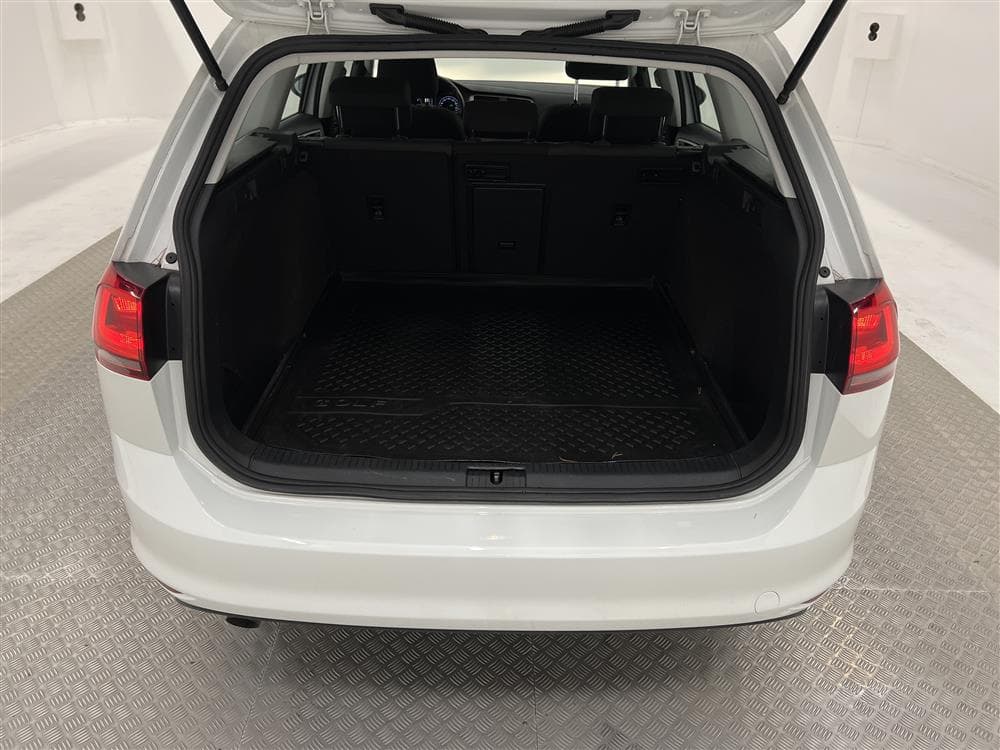 Volkswagen Golf SC 1.6 TDI 105hk B-kamera Navi 0.4l/milinteriör