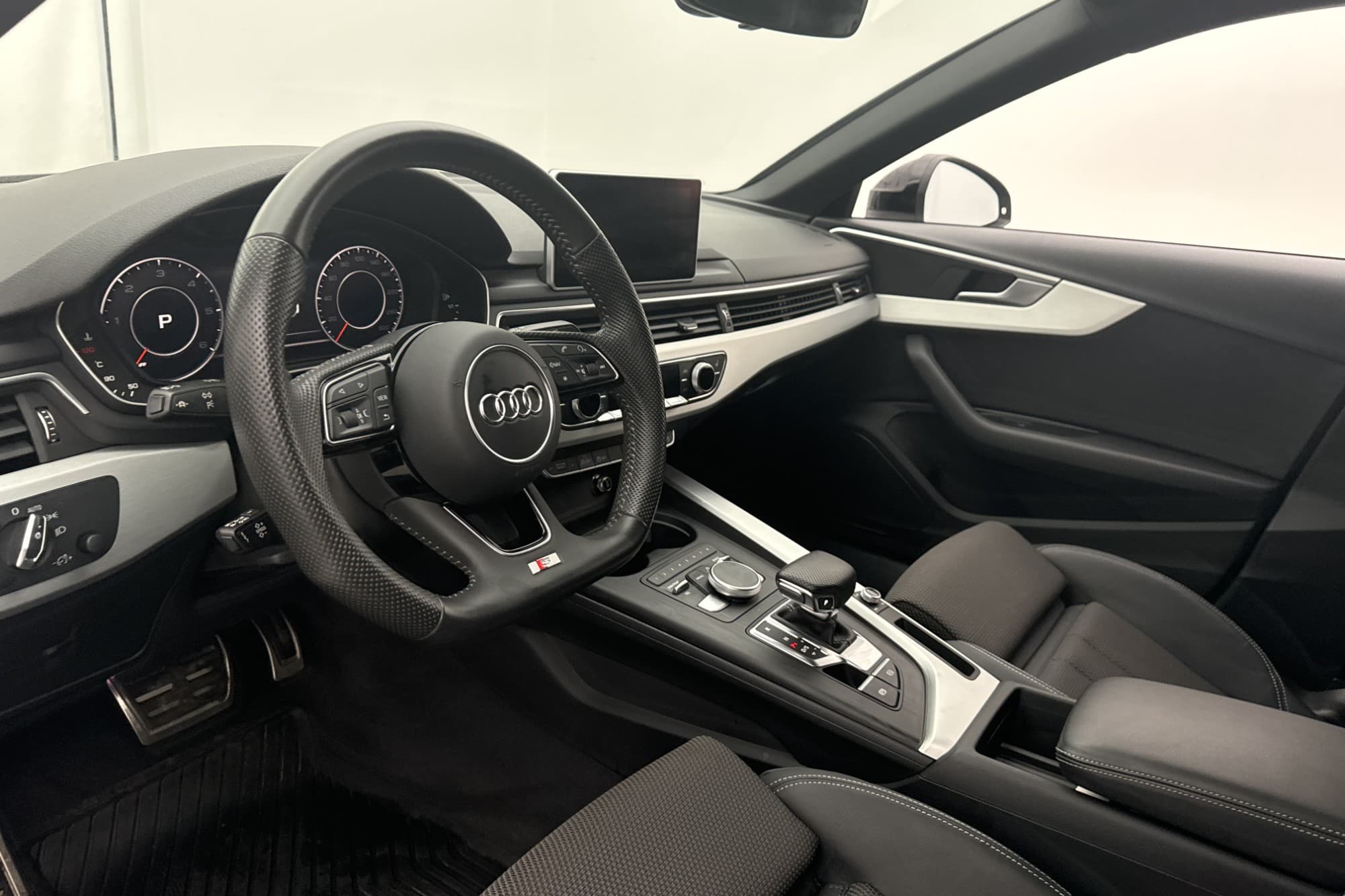 Audi A4 Sedan 40 TDI 190hk S-Line Cockpit Navi Adaptiv