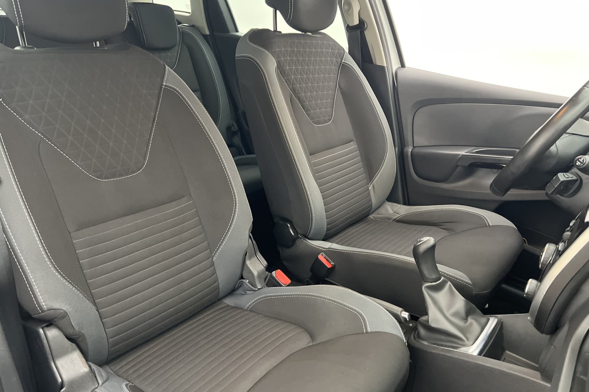 Renault Clio Sport Tourer 90hk Dynamique M-Värm GPS Sensorer