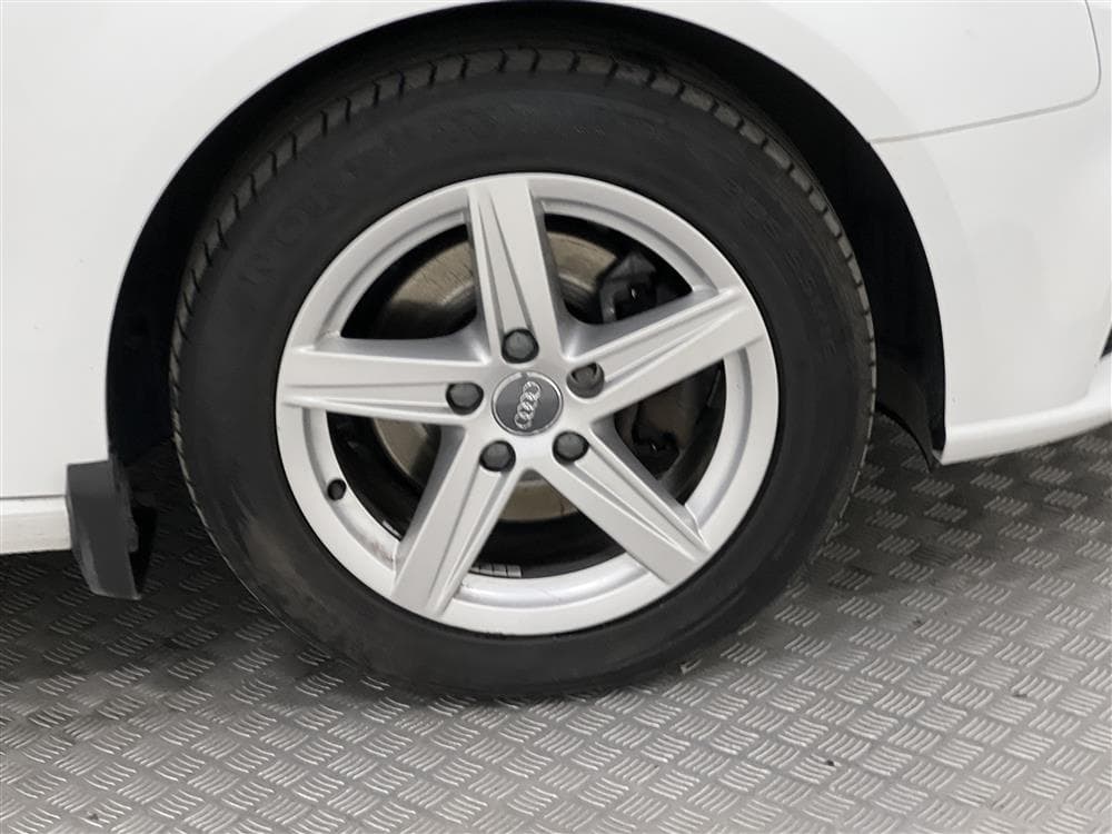 Audi A3 Sportback 1.5 TFSI 150hk Låg Skatt Nyservad 0,5L/Milinteriör
