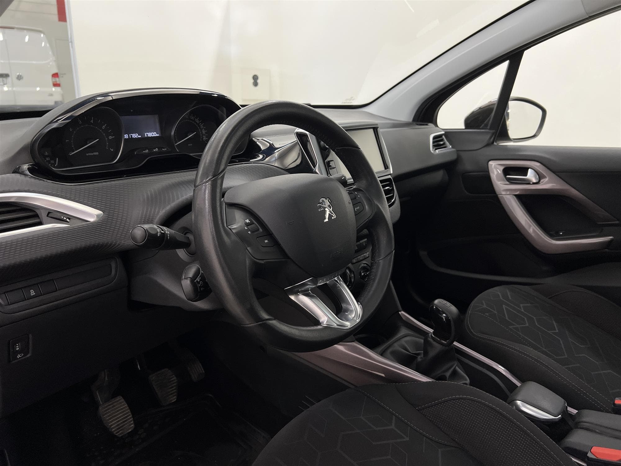 Peugeot 2008 1.2 VTi 82hk Pano Ny kamrem 0,49L/mil