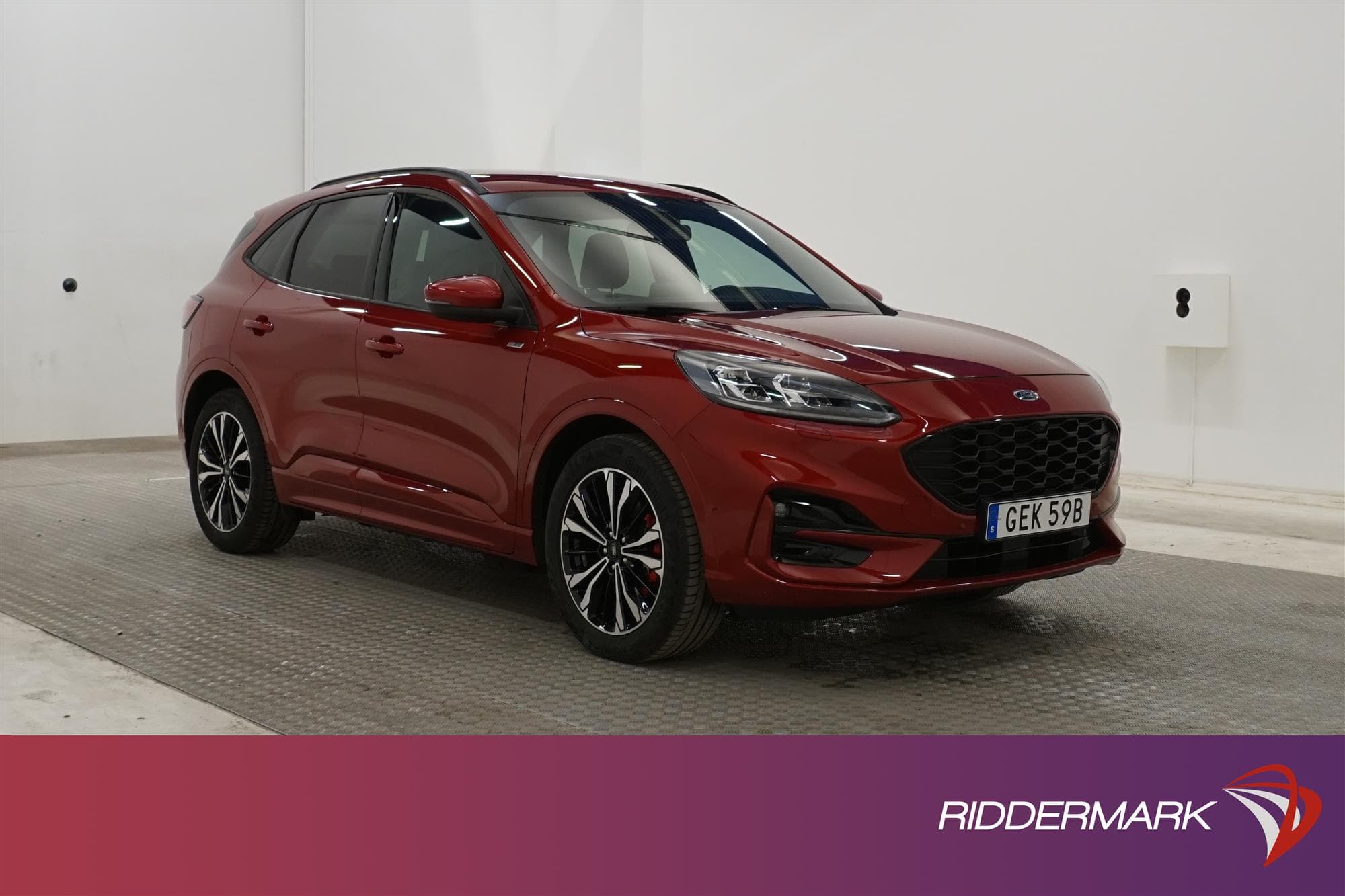 Ford Kuga PHEV 225hk ST-Line X B&W
