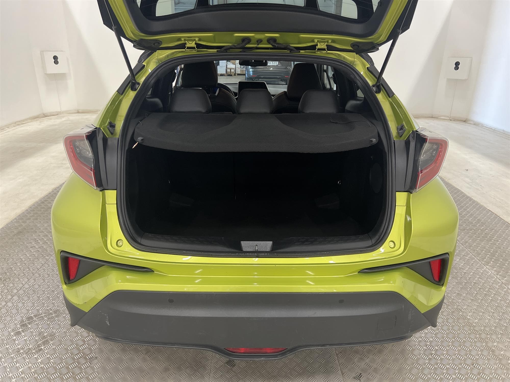 Toyota C-HR Hybrid CVT 122hk 1 Brukare Lime Edition JBL Navi