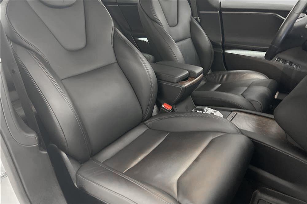 Tesla Model Standard Range AWD Luftfjädring AP Sv-såldinteriör