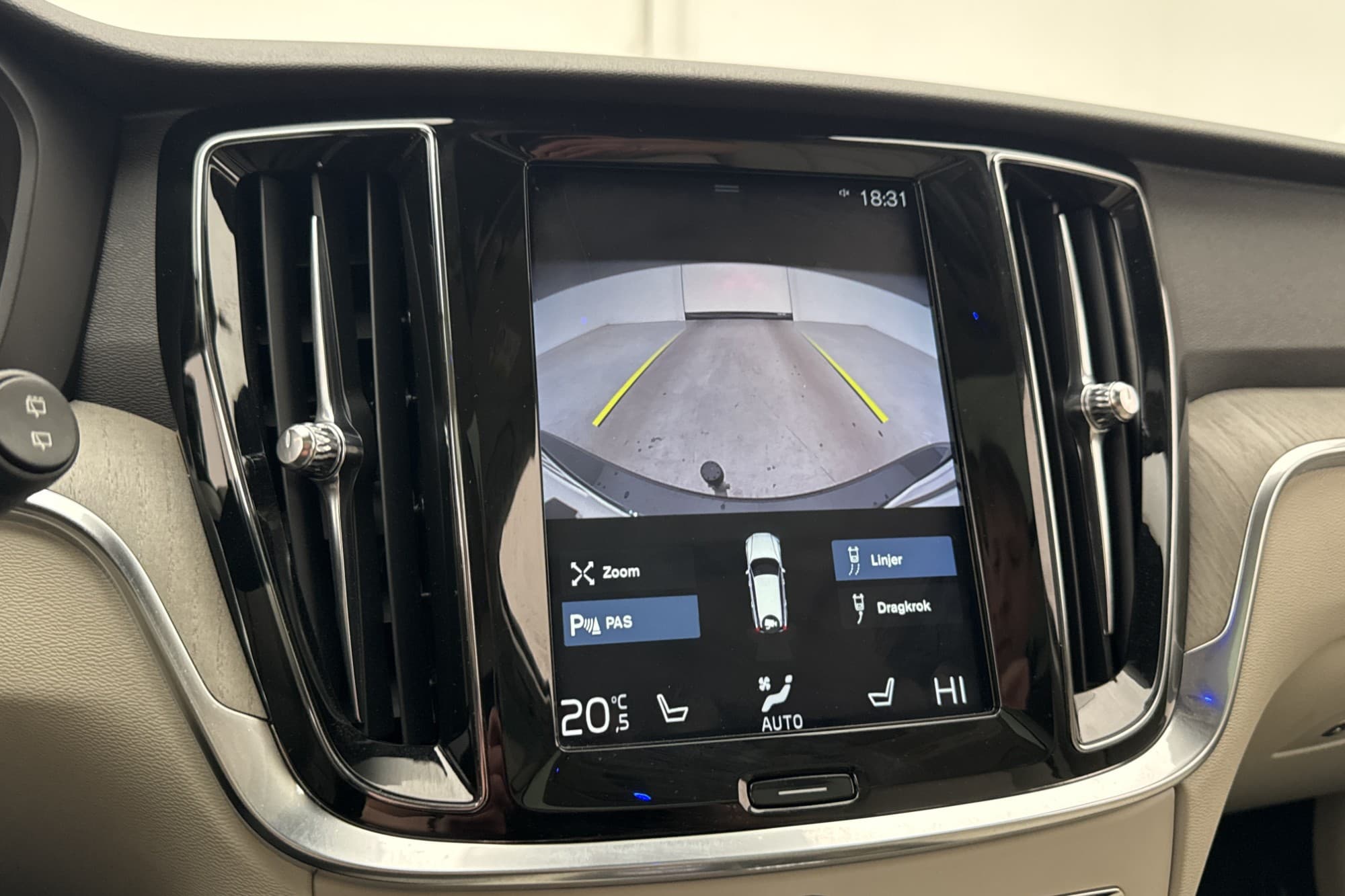 Volvo V60 T8 AWD Inscription VOC Värmare Drag Skinn Kamera