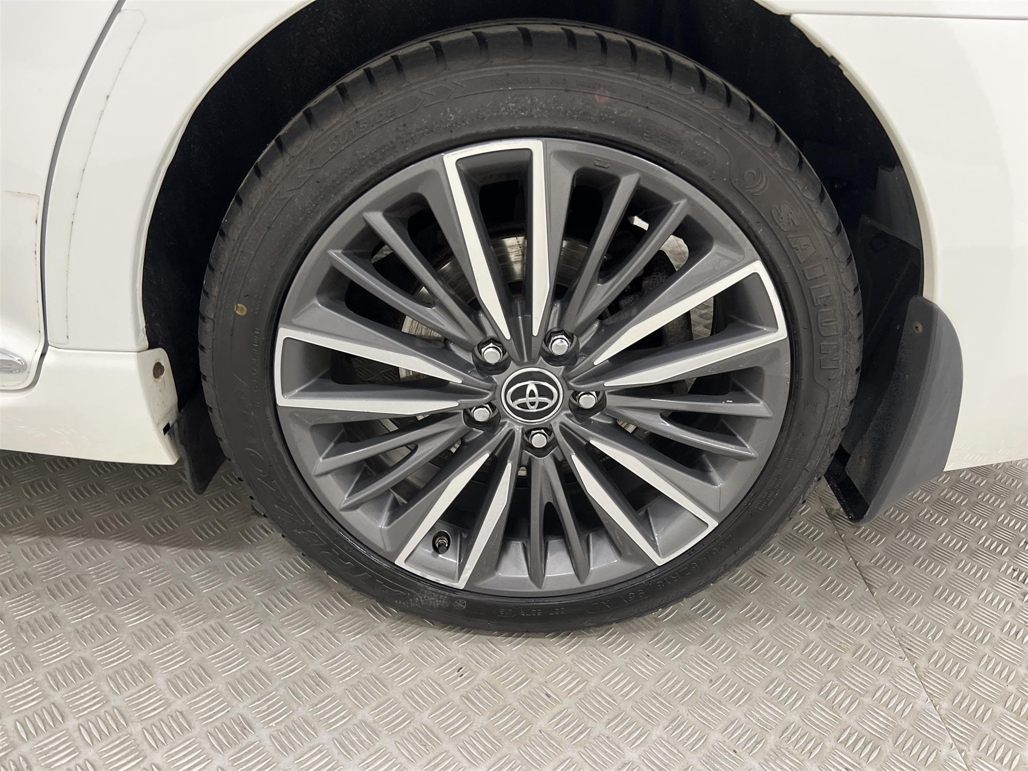 Toyota Avensis 2.0 152hk M&K-Värmare Navi Drag B-Kam Skinn 