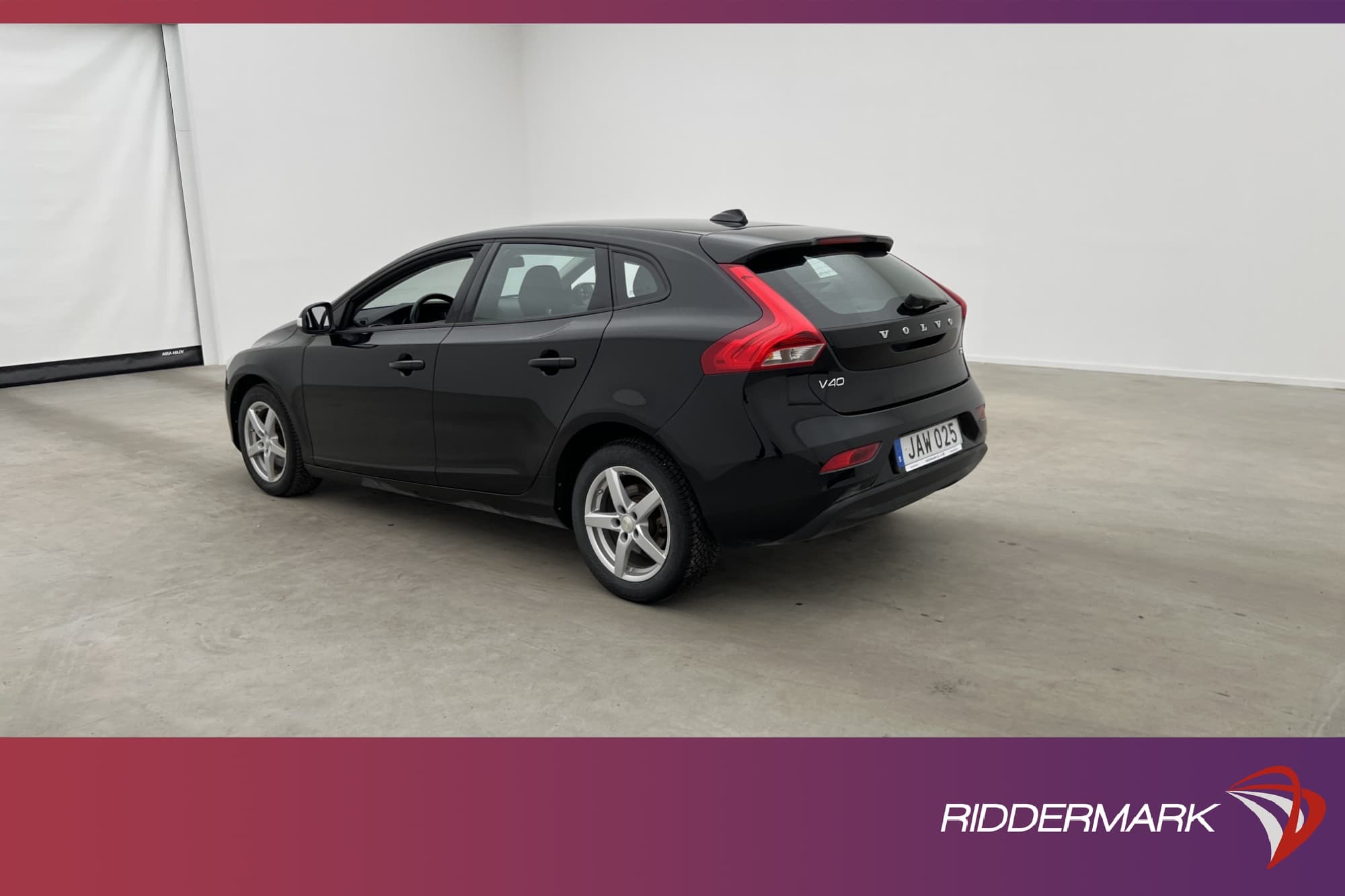 Volvo V40 T2 122hk