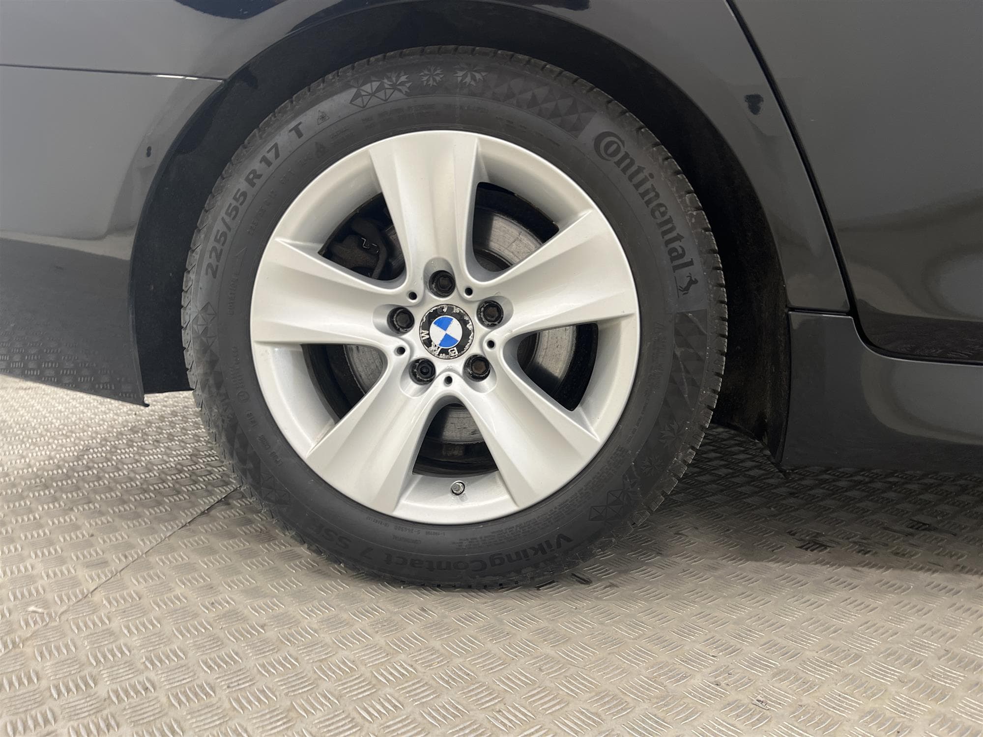 BMW 520d 190hk xDrive M Sport D-värm HiFi Skinn Navi