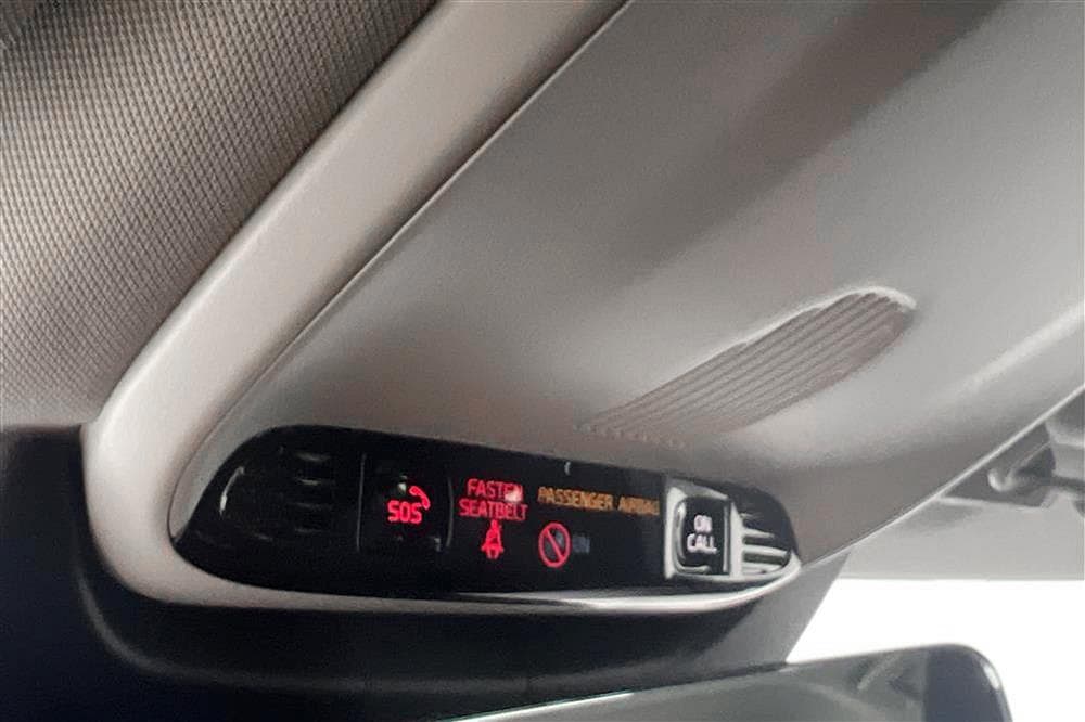 Volvo S90 D4 190hk AWD Momentum D-Värm VOC Navi Drag Blisinteriör
