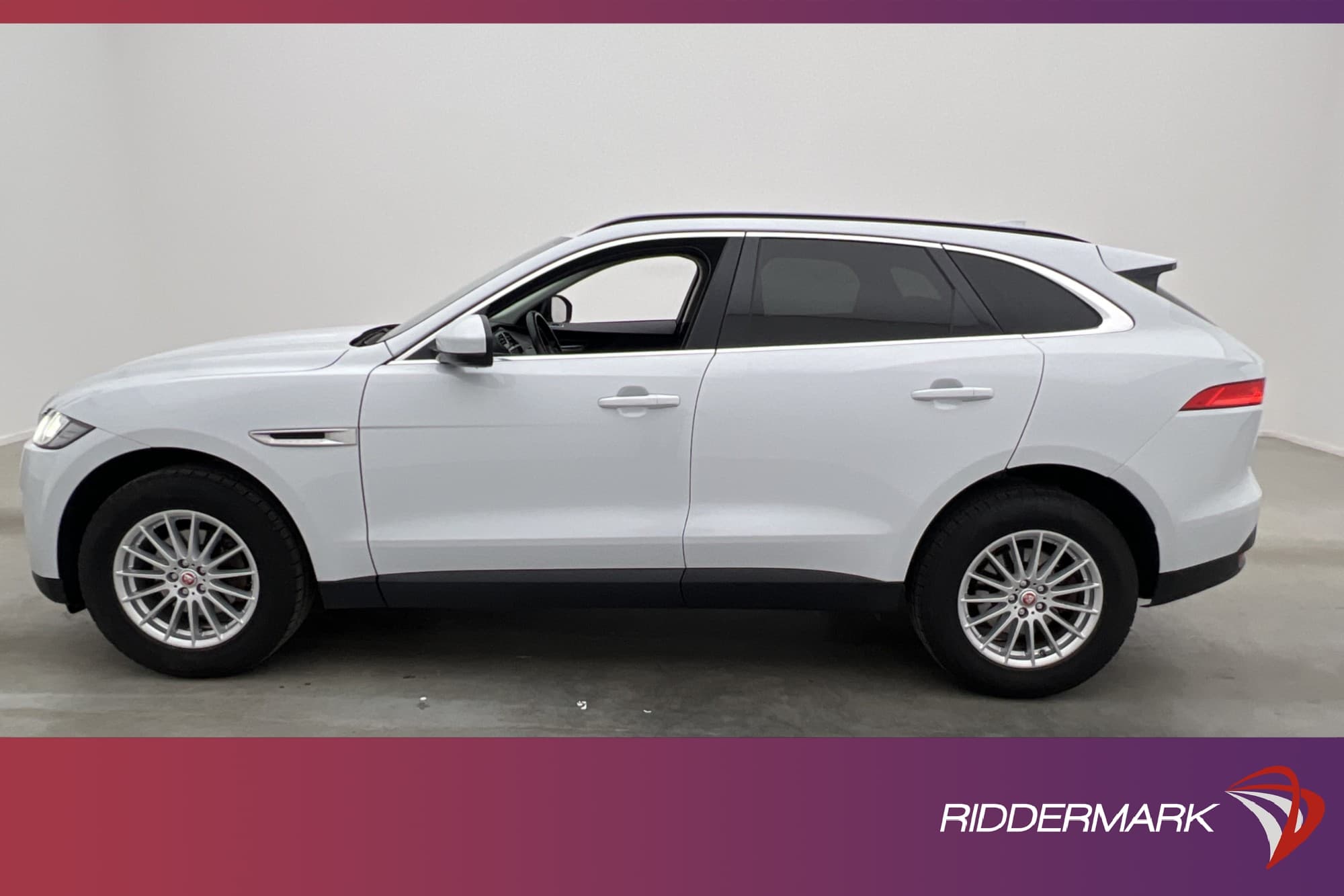 Jaguar F-Pace 20d 180hk AWD Skinn Cockpit Kamera Drag Navi