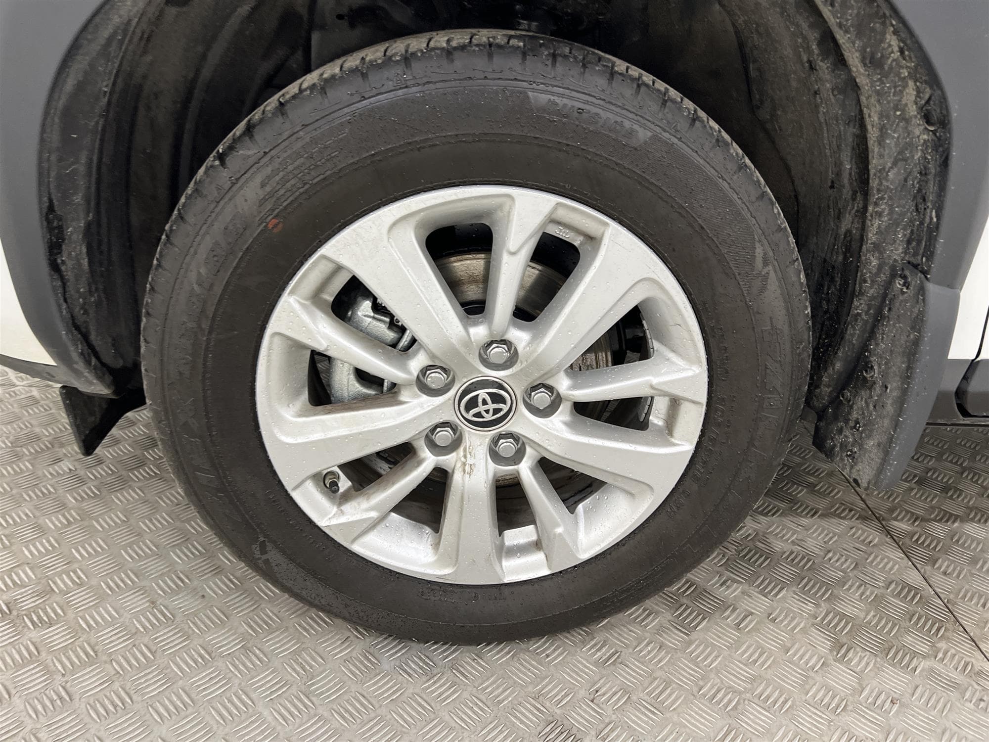 Toyota Yaris Cross Hybrid e-CVT 116hk Active B-Kamera