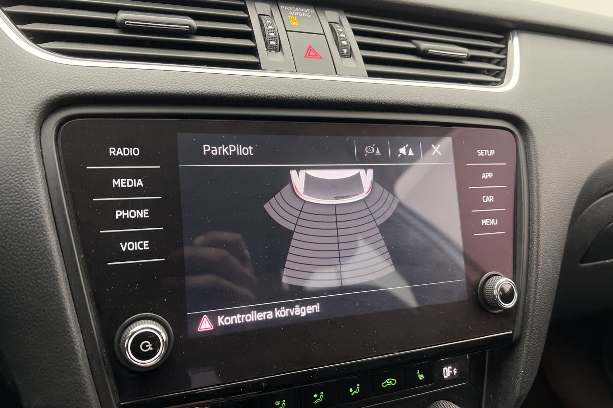 Skoda Octavia Kombi 1.0 TSI Ambition Sensorer CarPlay Drag