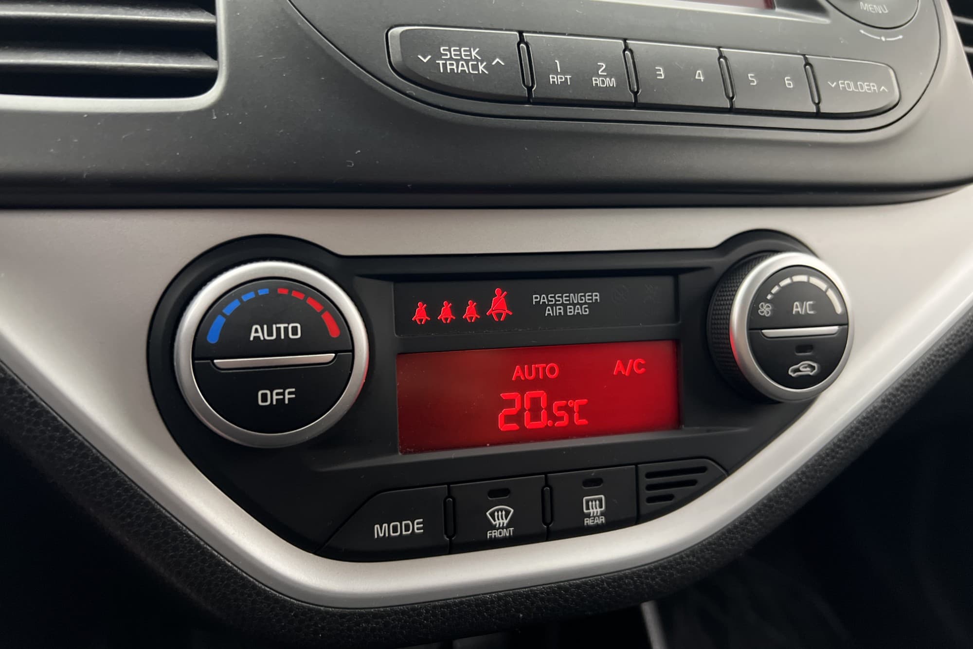 Kia Picanto 1.0 MPI 67hk En-brukare Rattvärme Bluetooth