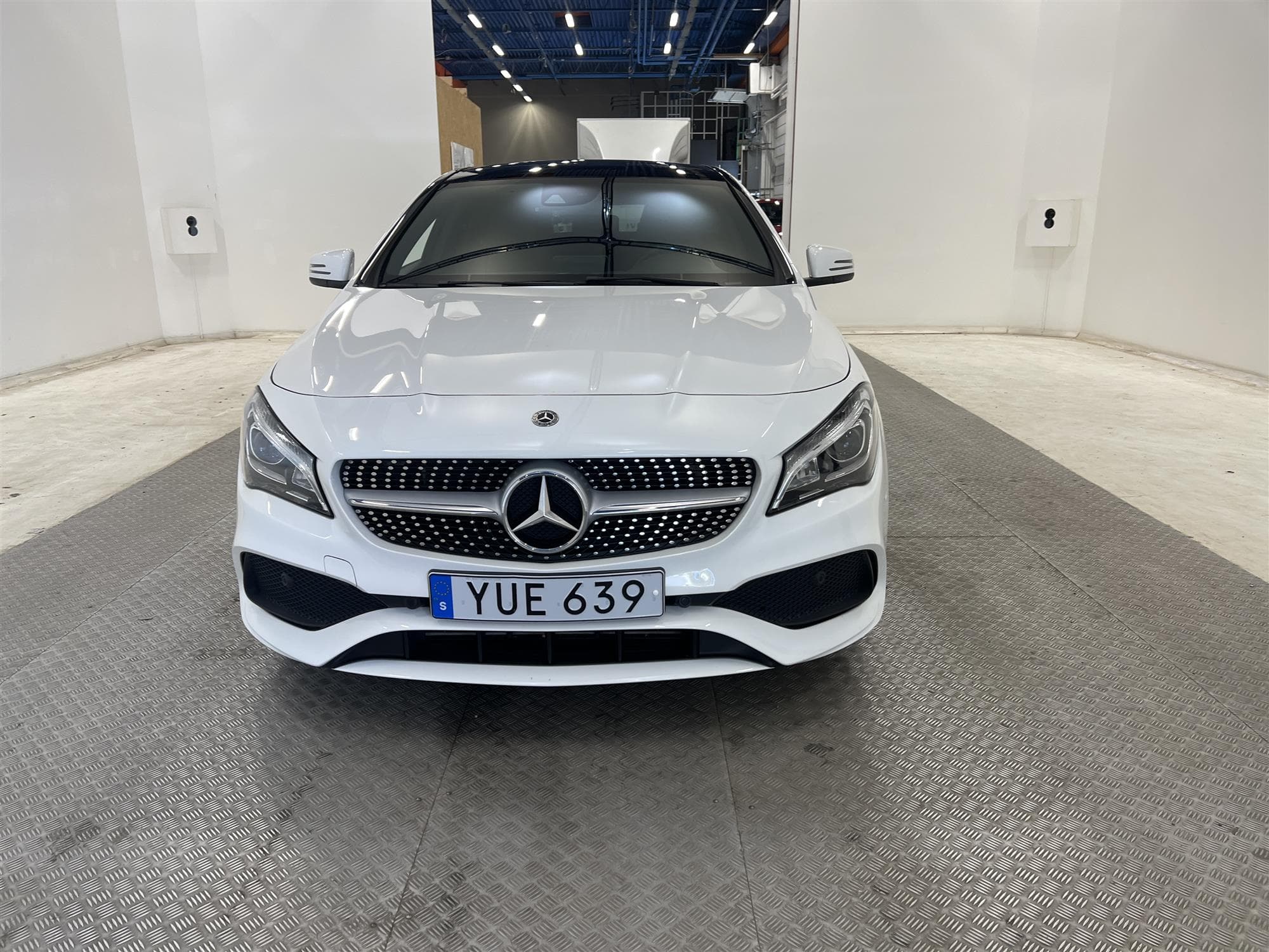 Mercedes-Benz CLA 180 122hk SB AMG Sport Panorama B-Kamera 