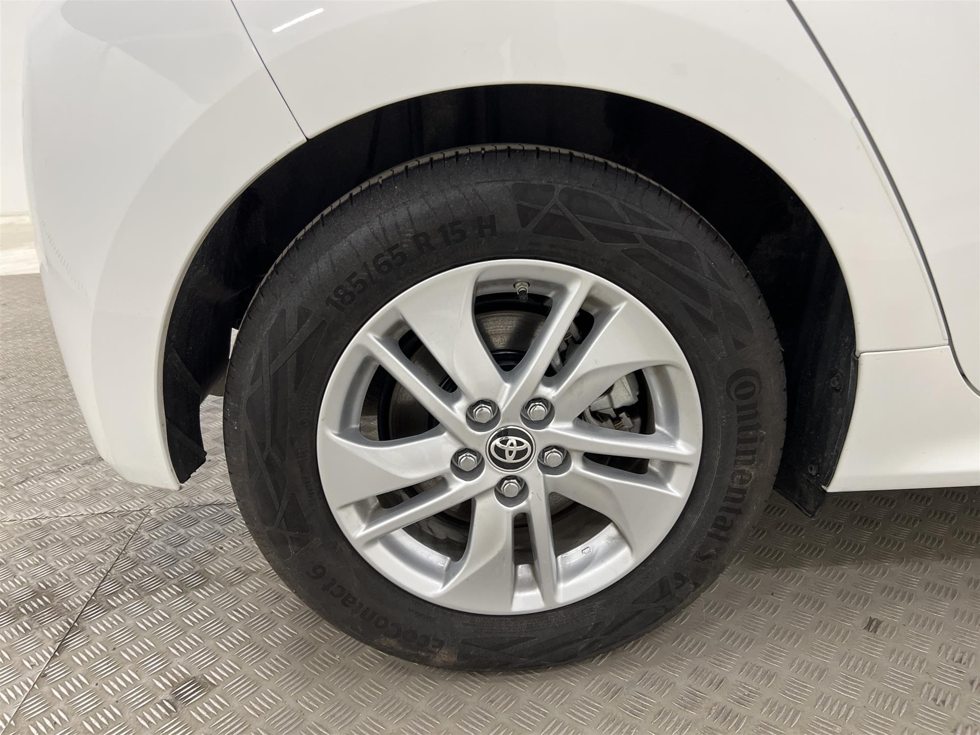 Toyota Yaris Hybrid CVT 116hk B-Kam Låg Skatt 0,28L/mil