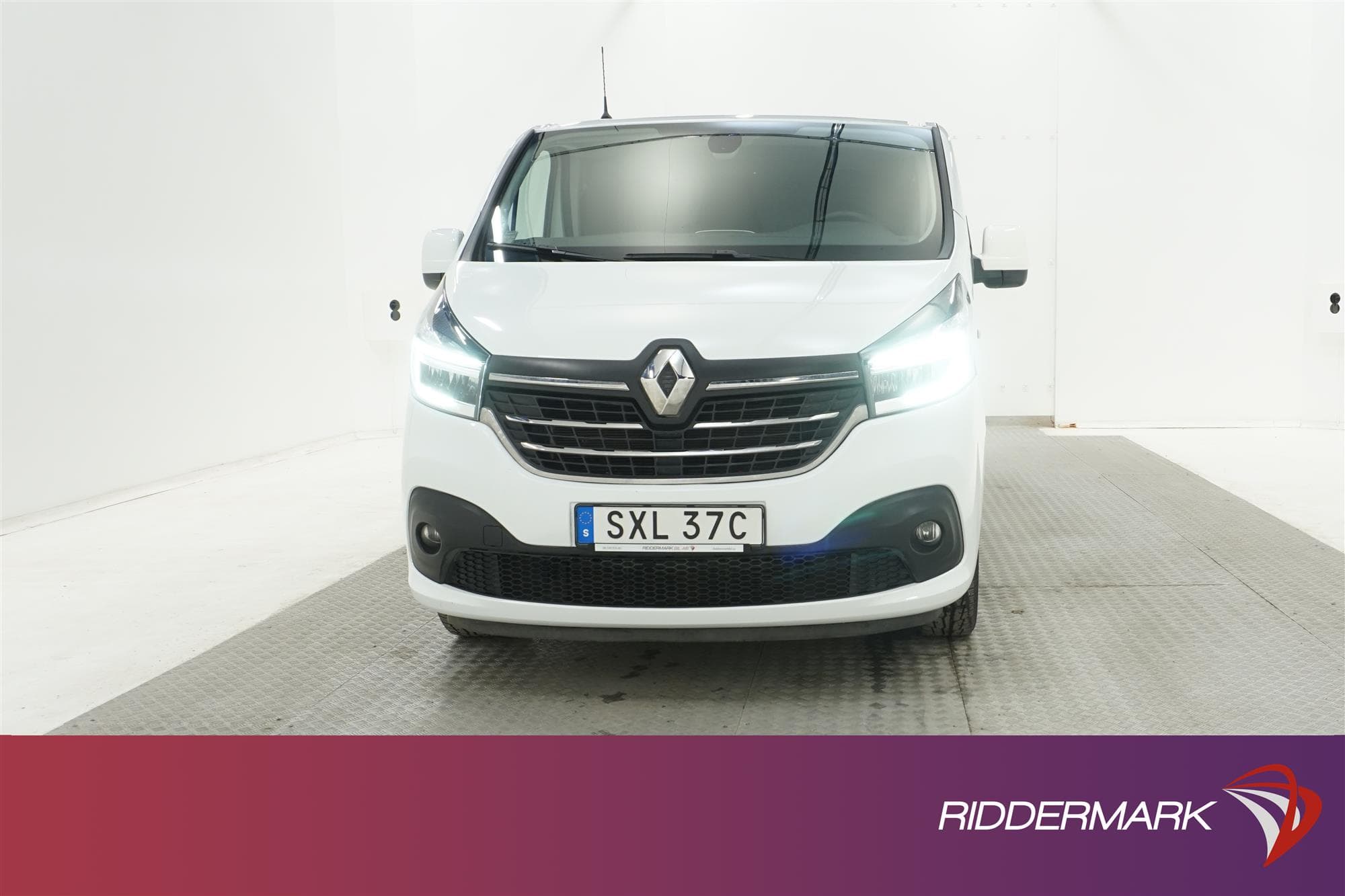 Renault Trafic 2.0dCi Automat 145hk L2 Drag Värmare Moms