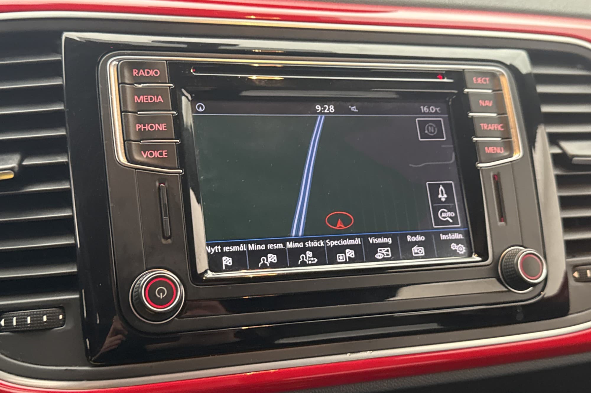 Volkswagen Beetle Cabriolet TSI 105hk CarPlay Skinn Navi 