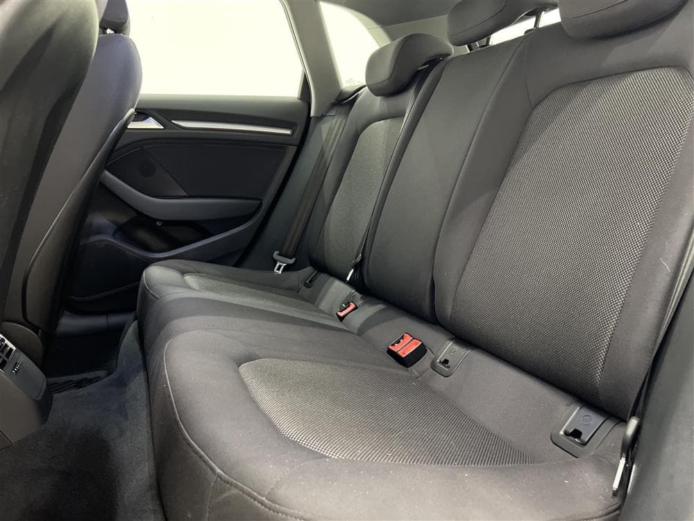 Audi A3 Sportback 1.5 TFSI 150hk Låg Skatt Nyservad 0,5L/Milinteriör