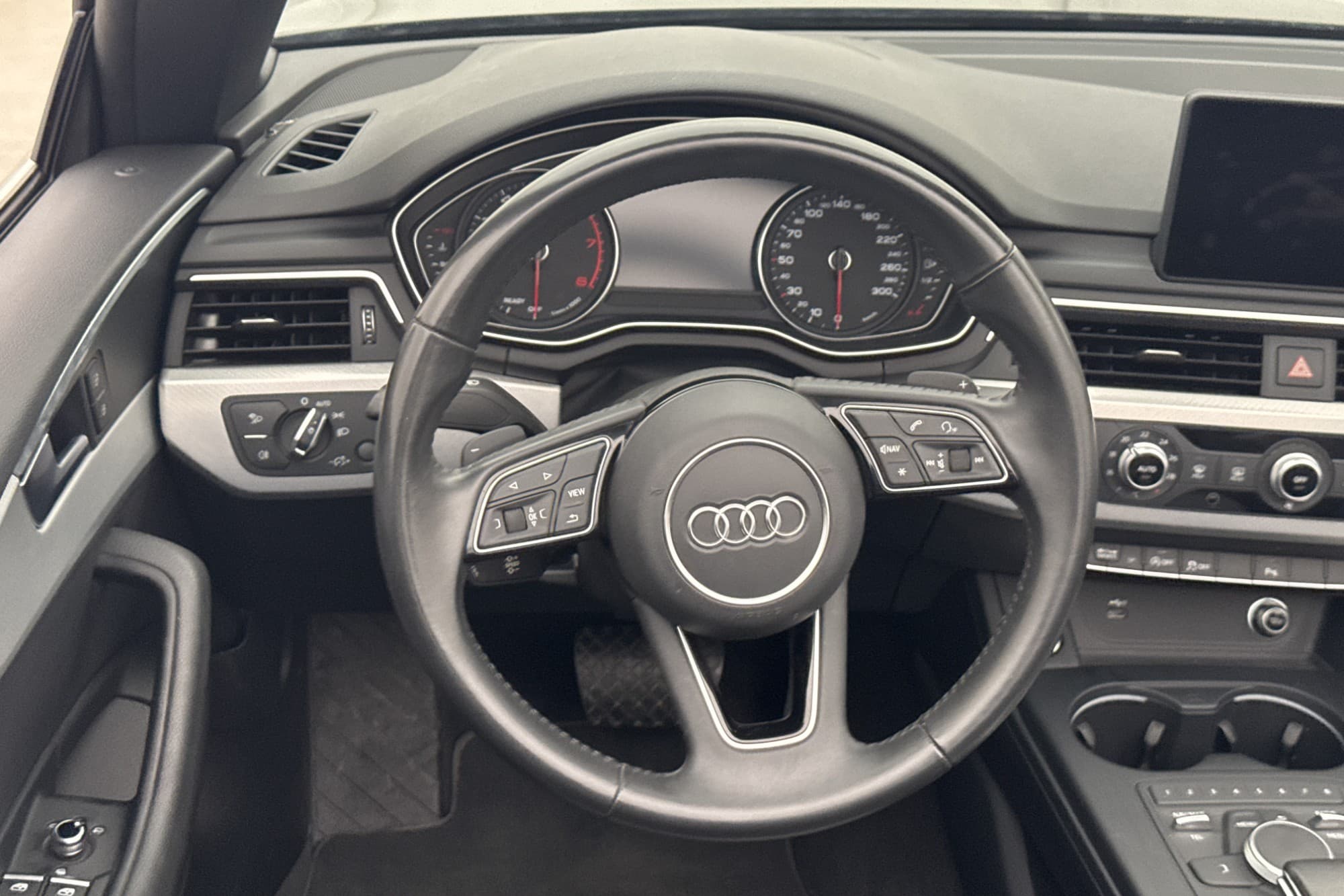 Audi A5 Cabriolet TFSI 190hk Proline Sensorer Skinn Keyless